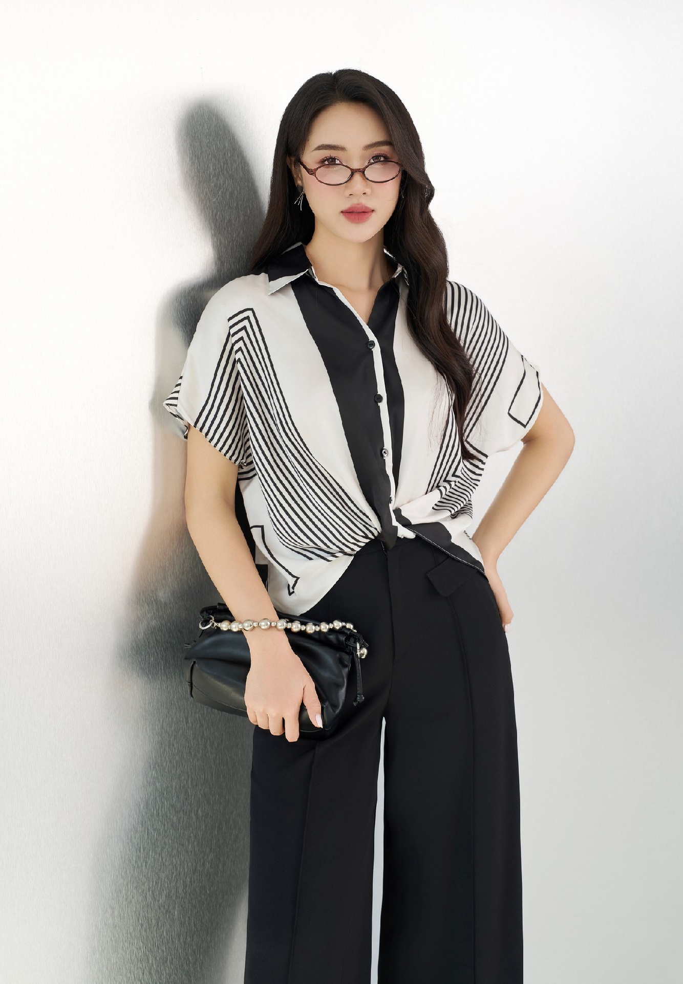 Diện đồ tone sur tone thế nào để thời thượng mà không nhàm chán?- Ảnh 6. Diện đồ tone sur tone thế nào để thời thượng mà không nhàm chán?- Ảnh 6.