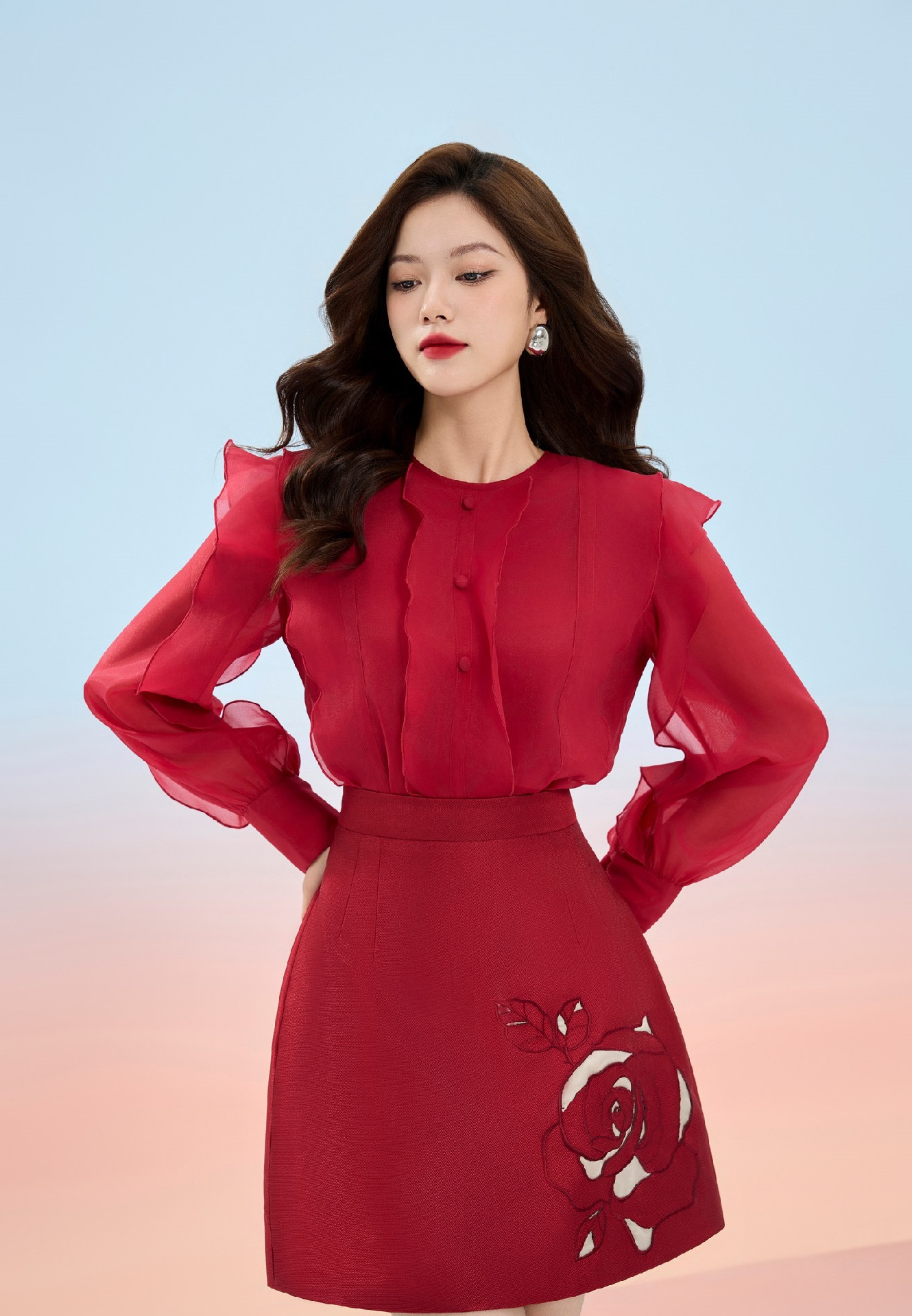 Diện đồ tone sur tone thế nào để thời thượng mà không nhàm chán?- Ảnh 7. Diện đồ tone sur tone thế nào để thời thượng mà không nhàm chán?- Ảnh 7.