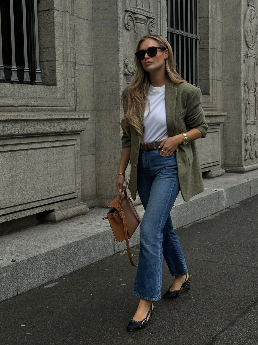 A época 'de ouro' para usar jeans e blazer - Foto 4. Thời điểm 'vàng' để diện quần jeans xanh và áo blazer- Ảnh 4.