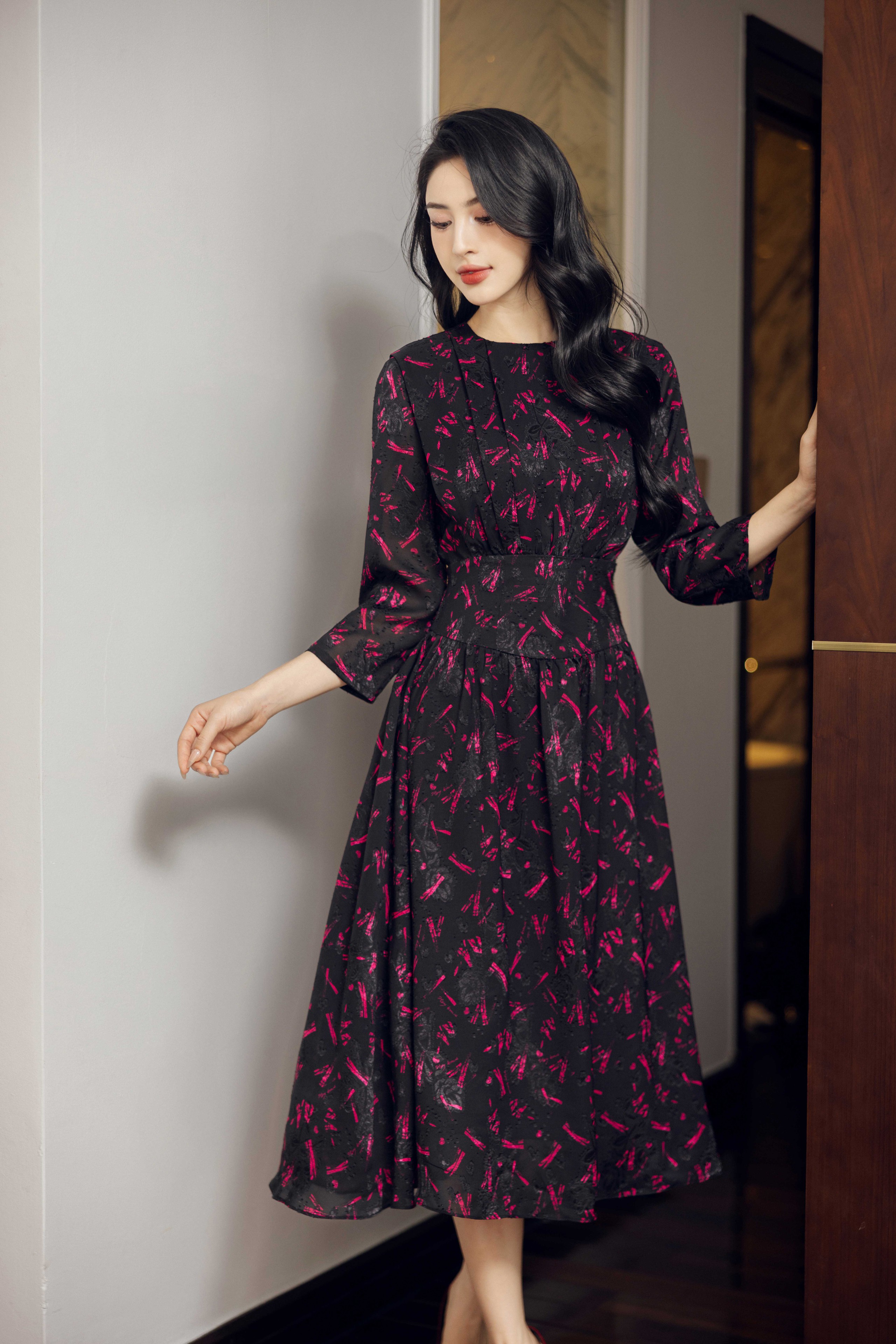 זוהי שמלת החובה לסתיו - תמונה 4. Mẫu váy không thể thiếu của mùa thu là đây- Ảnh 4.