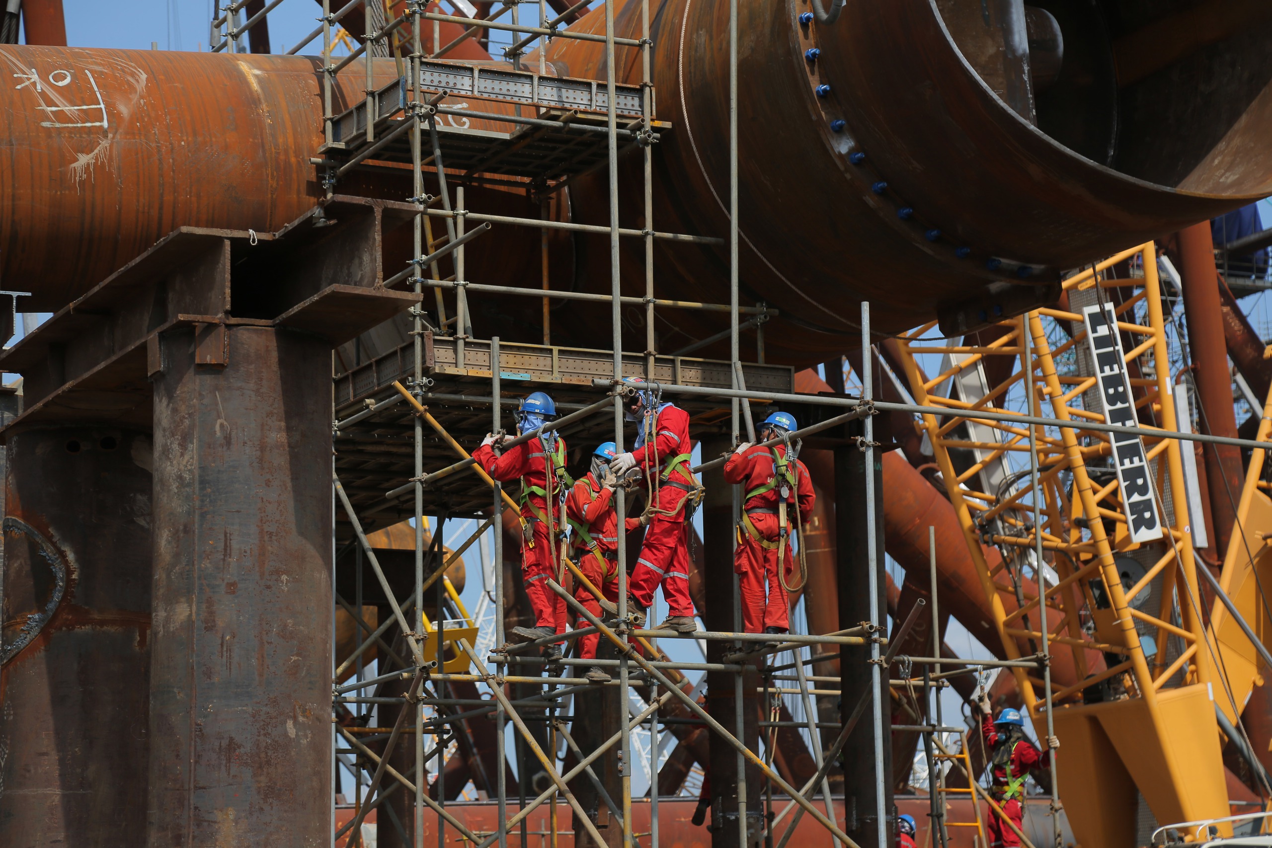 Thời cơ mới, vận hội mới để Petrovietnam phát triển bền vững- Ảnh 6. Thời cơ mới, vận hội mới để Petrovietnam phát triển bền vững- Ảnh 6.