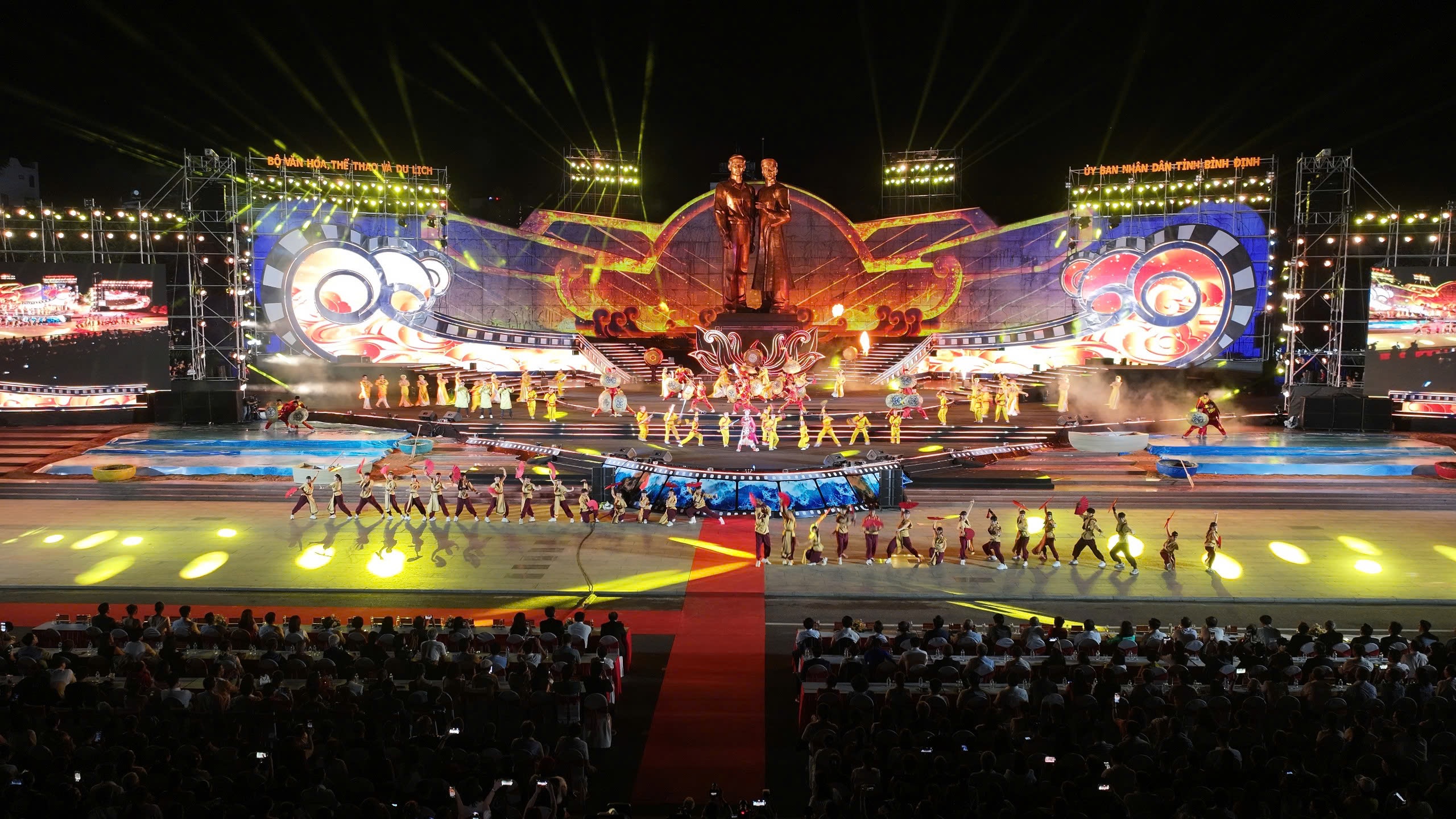 Giao thông thuận lợi, du lịch Quy Nhơn thắng lớn- Ảnh 1. Giao thông thuận lợi, du lịch Quy Nhơn thắng lớn- Ảnh 1.