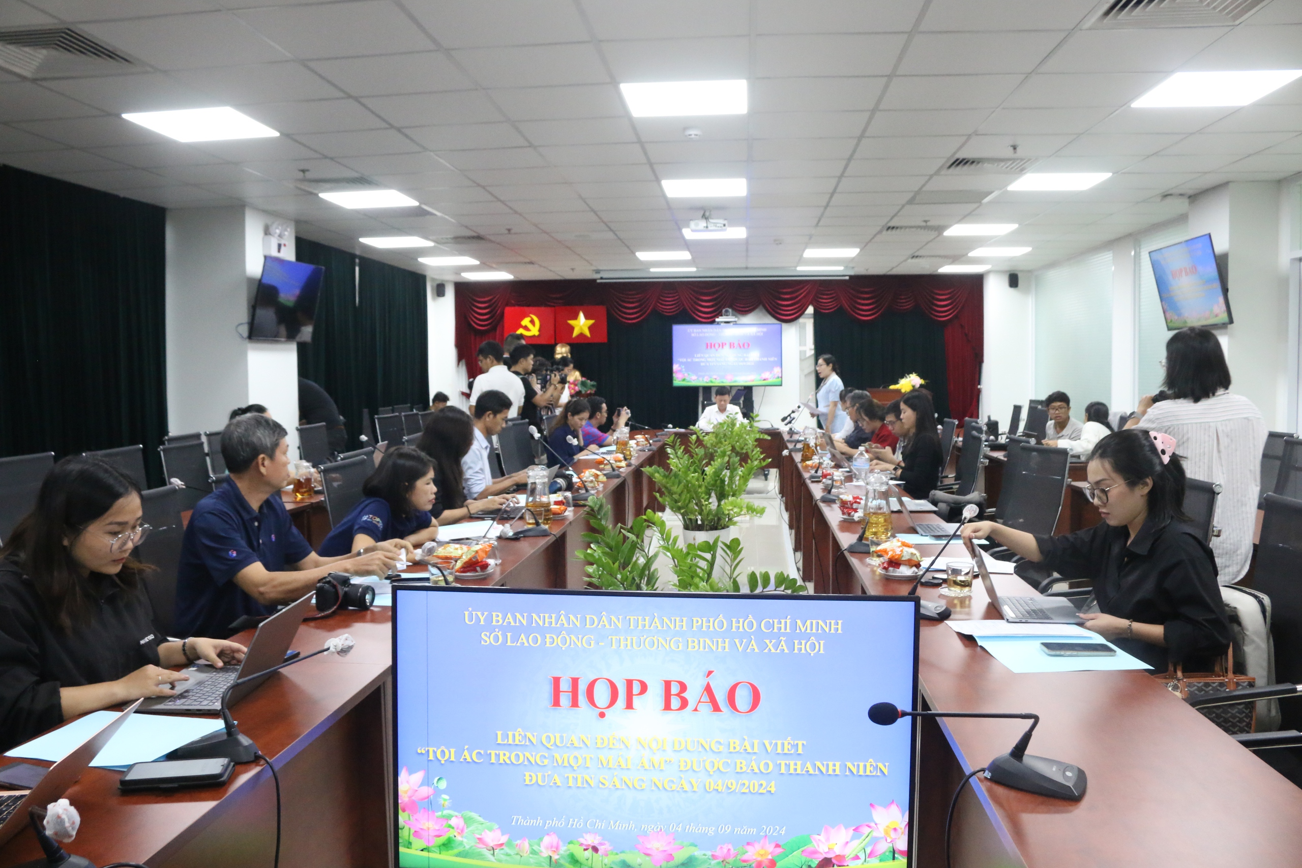 Họp báo vụ bạo hành trẻ trong Mái ấm Hoa Hồng: Bảo vệ quyền và lợi ích hợp pháp của trẻ em- Ảnh 1.