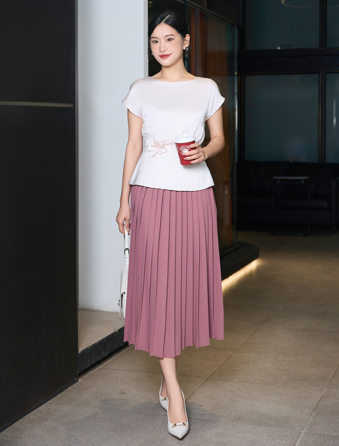 Skirt berlipat dan skirt berlipat selamanya adalah 'cinta sejati' setiap gadis - Foto 3. Váy gấp nếp, váy xếp ly mãi là 'chân ái' của mọi cô gái- Ảnh 3.