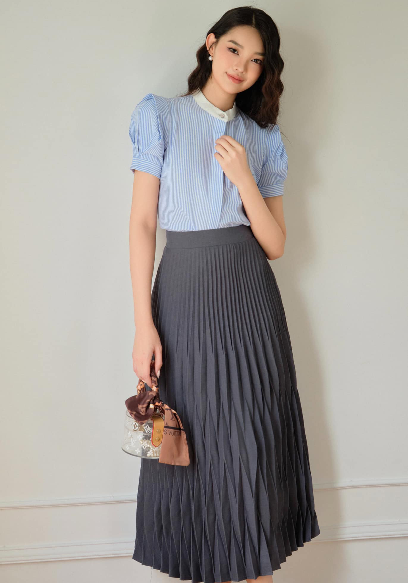 Skirt berlipat dan skirt berlipat selamanya adalah 'cinta sejati' setiap gadis - Foto 8. Váy gấp nếp, váy xếp ly mãi là 'chân ái' của mọi cô gái- Ảnh 8.