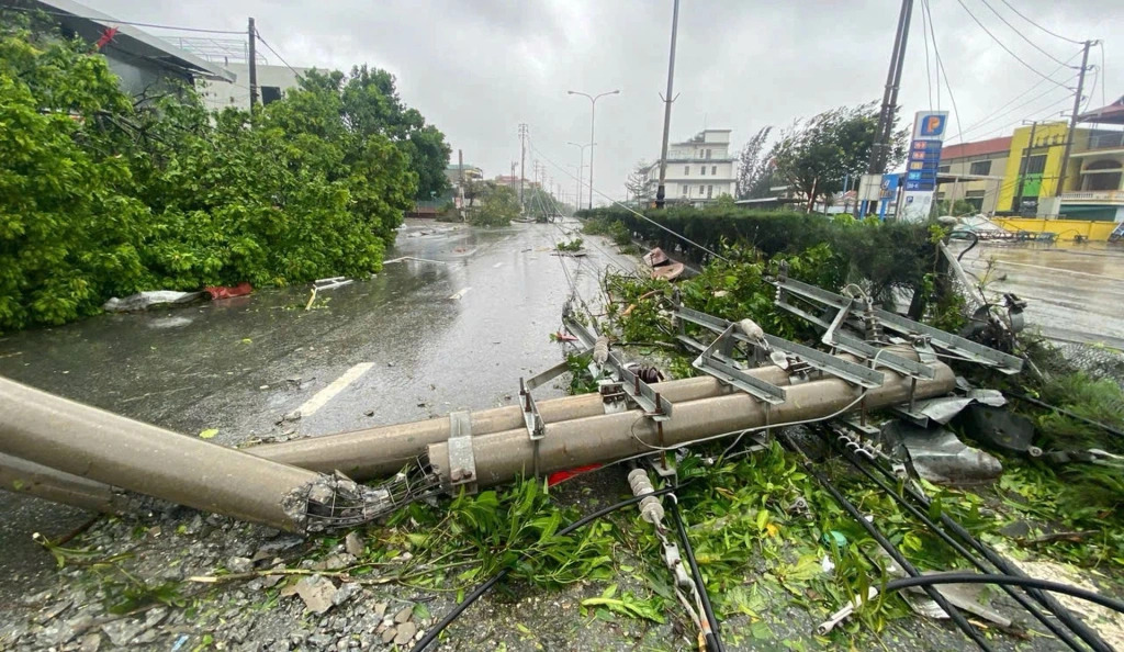 Vì sao bão Yagi không suy yếu khi đổ bộ Quảng Ninh - Hải Phòng?- Ảnh 1.