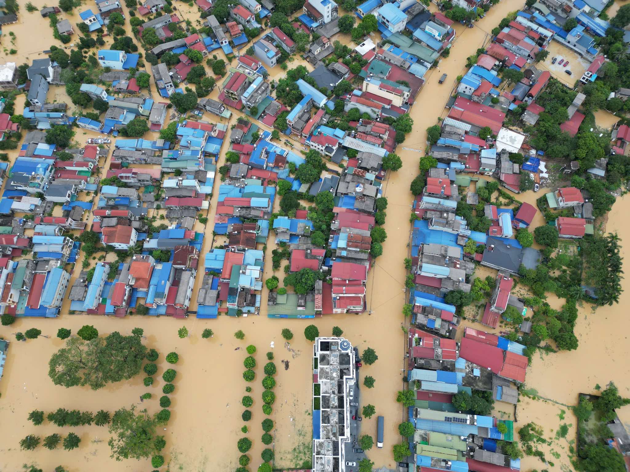 Thái Nguyên: Lũ lịch sử trên sông Cầu lập đỉnh vào đêm nay 9.9- Ảnh 1.