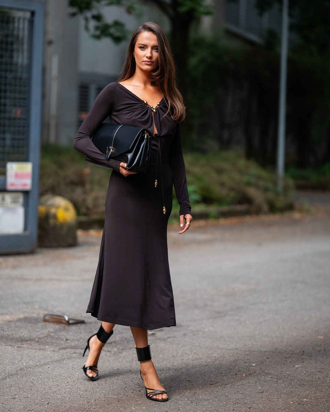 ភាពទាក់ទាញតិចតួចត្រលប់មកវិញហើយ - រូបថត ៨. Sự quyến rũ tối giản đã quay trở lại- Ảnh 8.