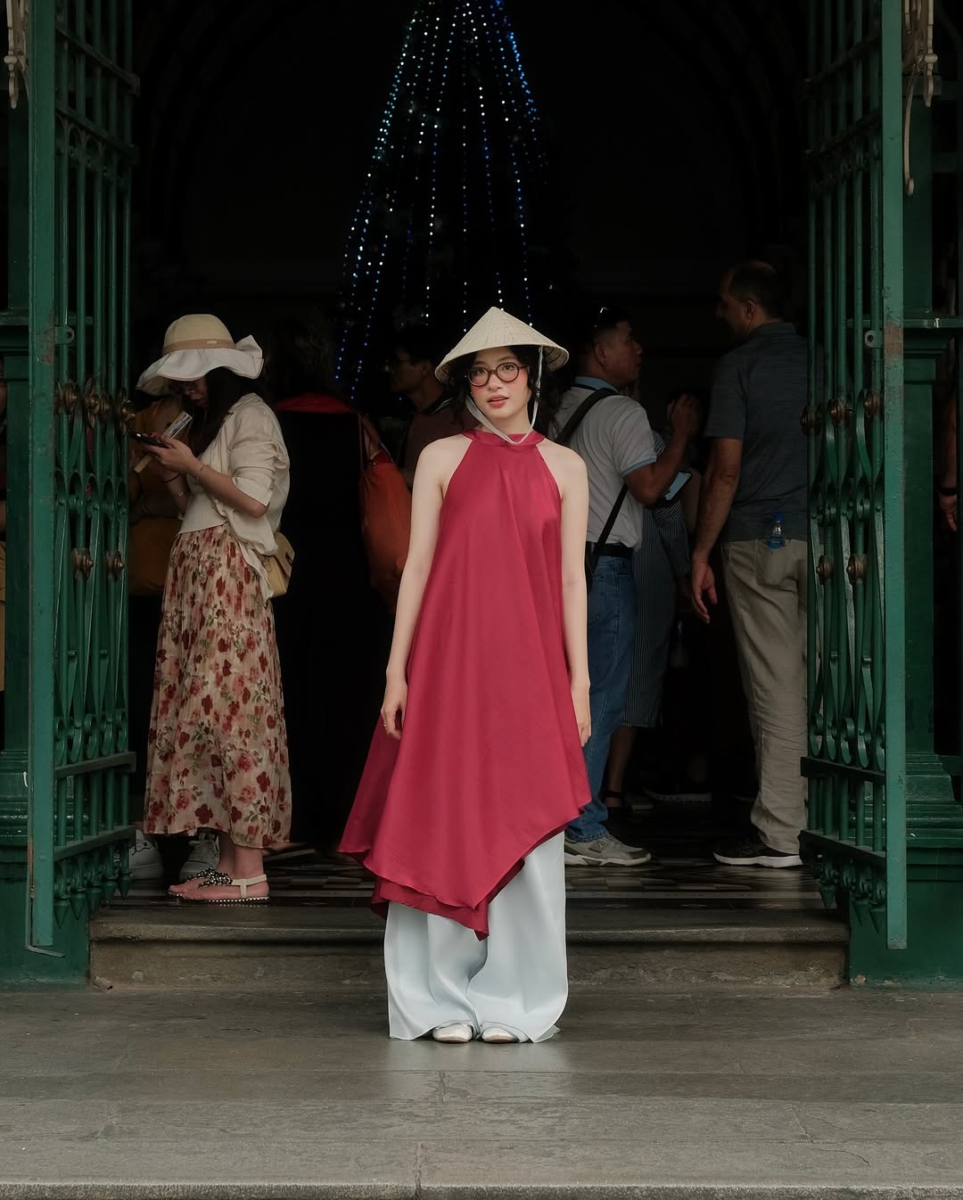 Warna hangat secara beransur-ansur 'menyerang' almari pakaian musim bunga - Foto 6. Gam màu ấm dần ‘xâm chiếm’ tủ đồ mùa xuân- Ảnh 6.