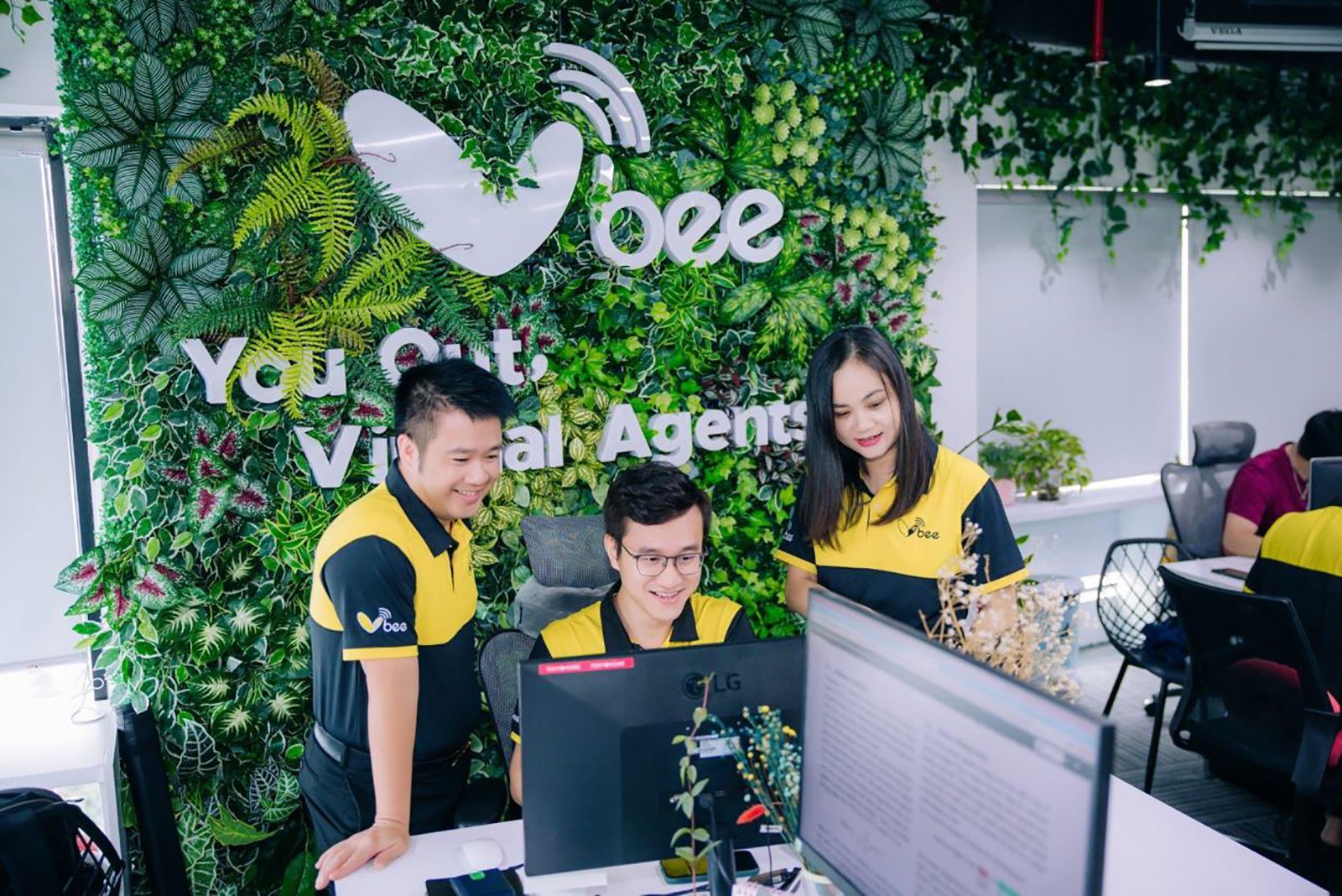 Làm voice over kiếm tiền