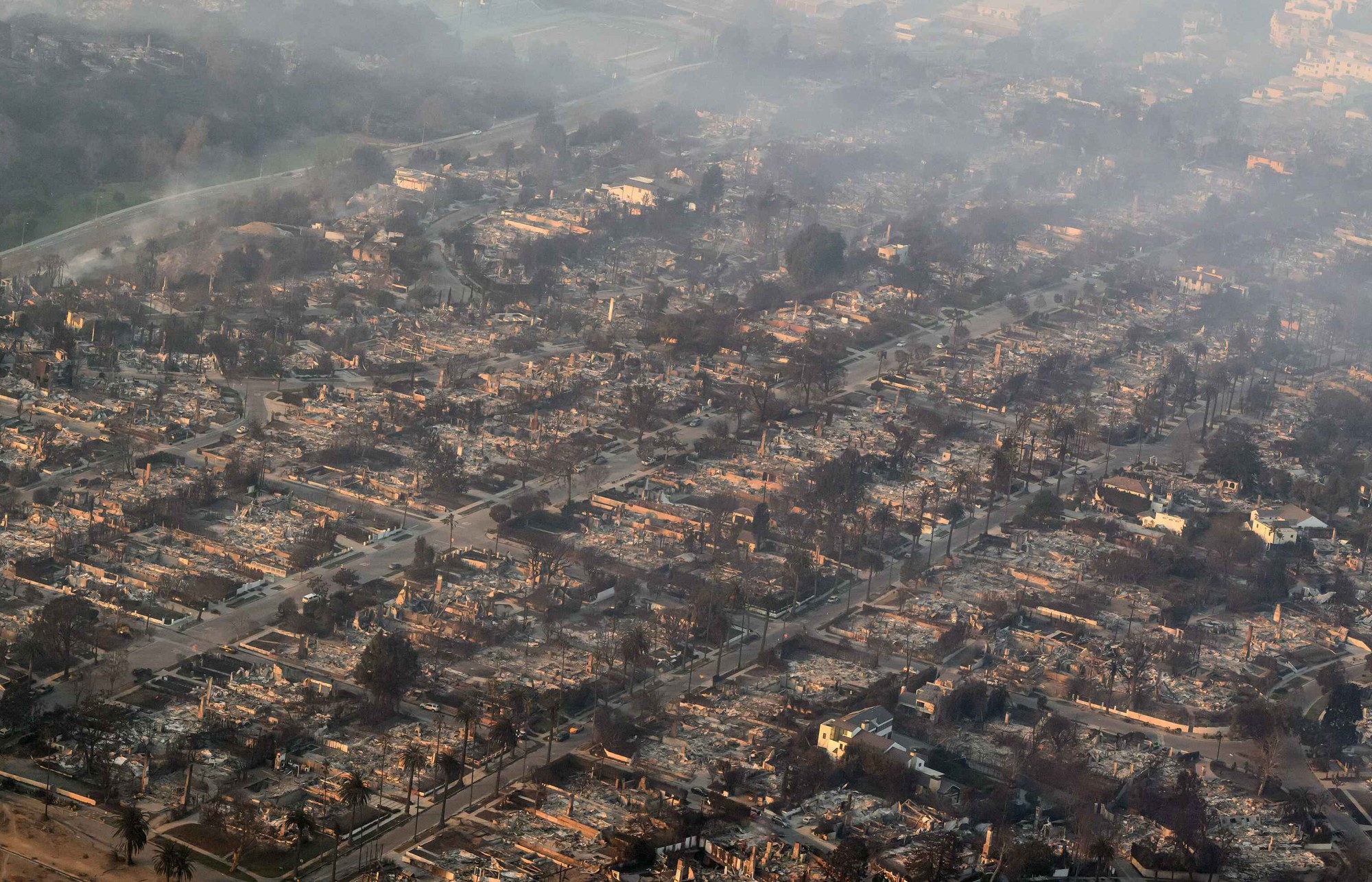 California braces itself to fight fire storms - Photo 3.