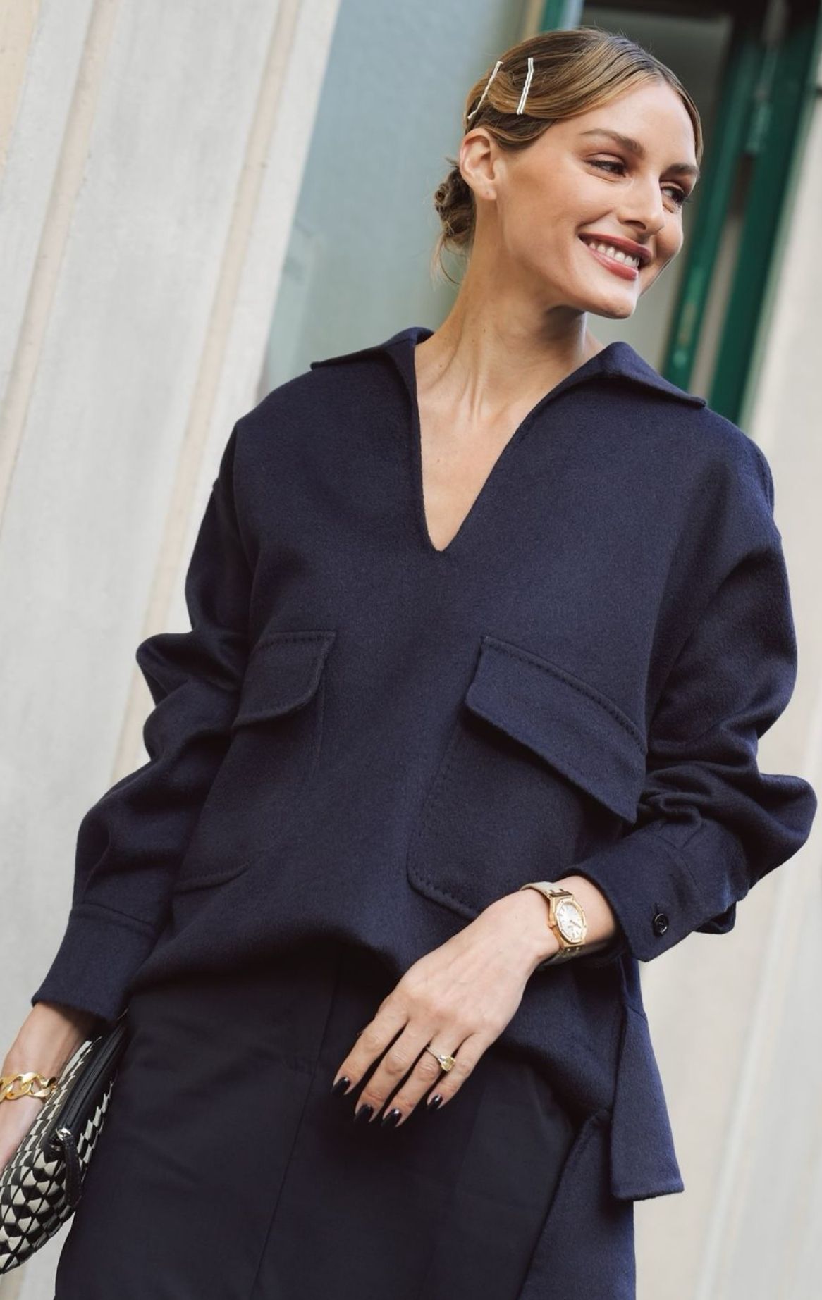 Selitkan pakaian anda untuk sebarang majlis, seksi dan feminin - Foto 2. Sơ vin trang phục trong mọi dịp, gợi cảm và nữ tính- Ảnh 2.