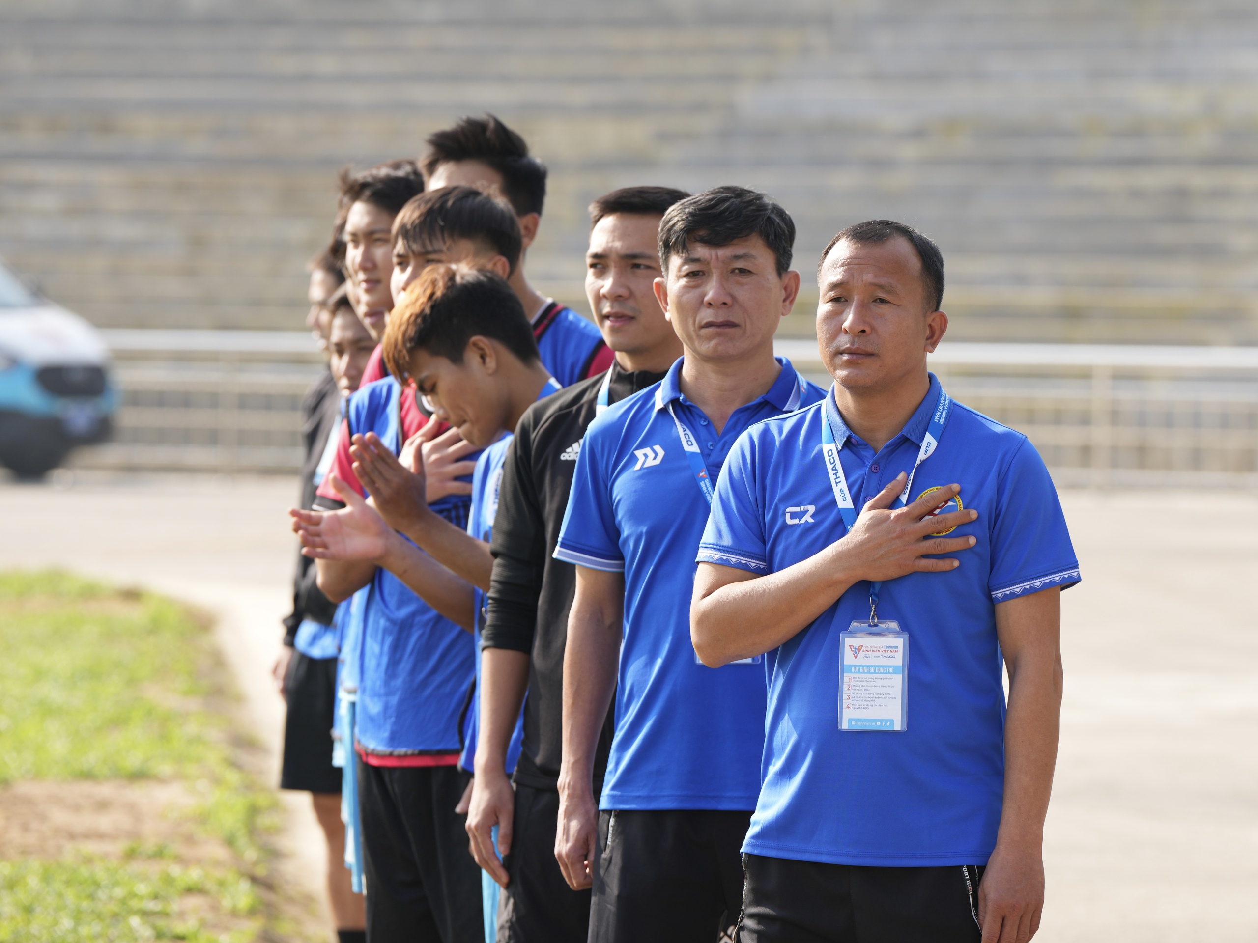 Coach Tran Huu Dong Trieu and his team entered a fierce battle and encountered'rocks' - Photo 3.