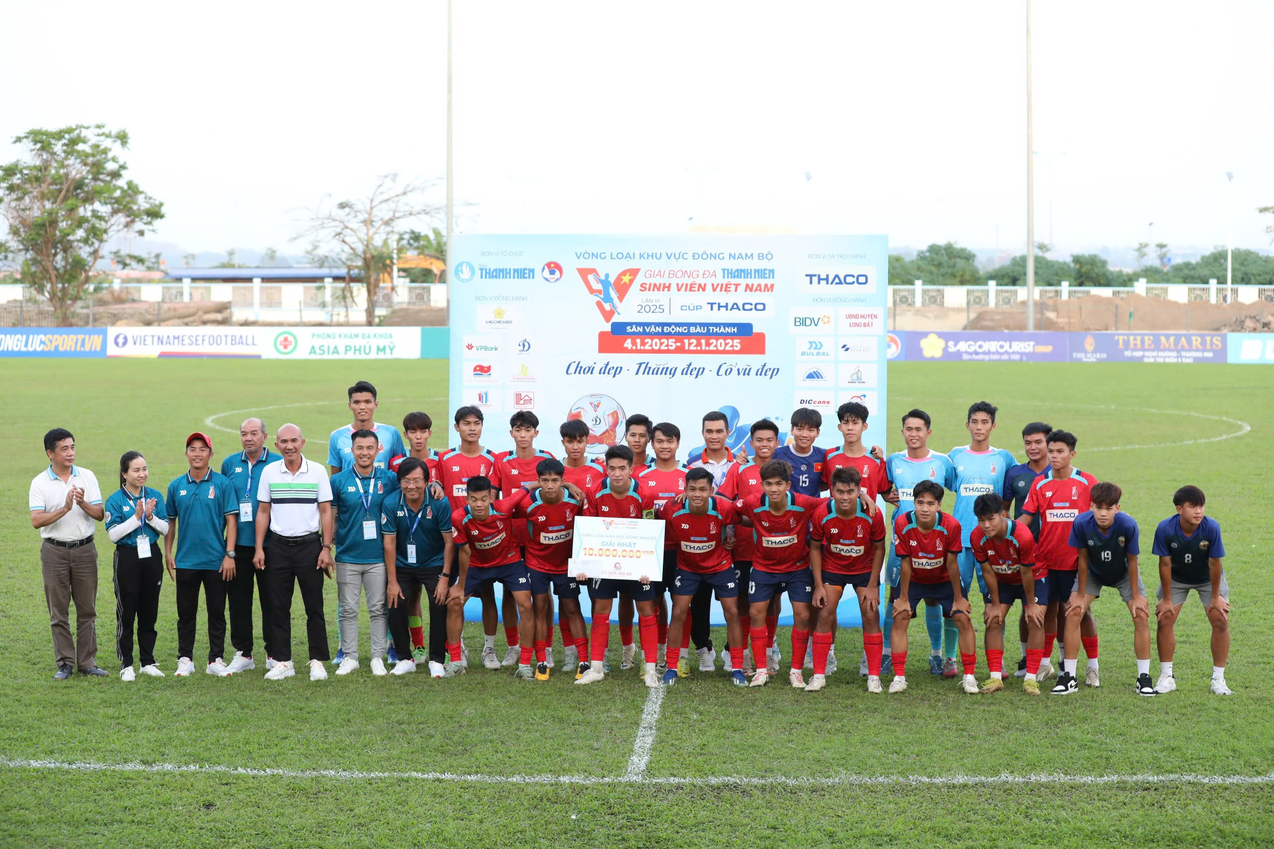 Dong Nai University of Technology: A convincing mark on Bau Thanh stadium - Photo 5.