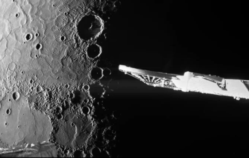 Close-up of Mercury's eternal day and night boundary - Photo 2.