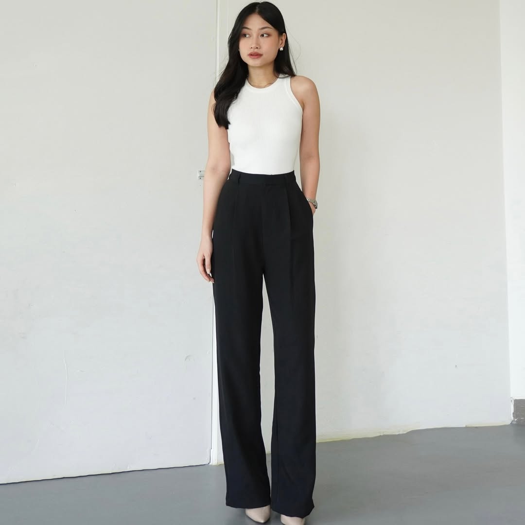 ແນວໂນ້ມ outfit ສີດໍາແລະສີຂາວ, ກັບຄືນມາທີ່ເຂັ້ມແຂງໃນຕອນຕົ້ນຂອງປີໃຫມ່ - ຮູບພາບ 10. Xu hướng phối đồ trắng đen, sự trở lại mạnh mẽ đầu năm mới- Ảnh 10.