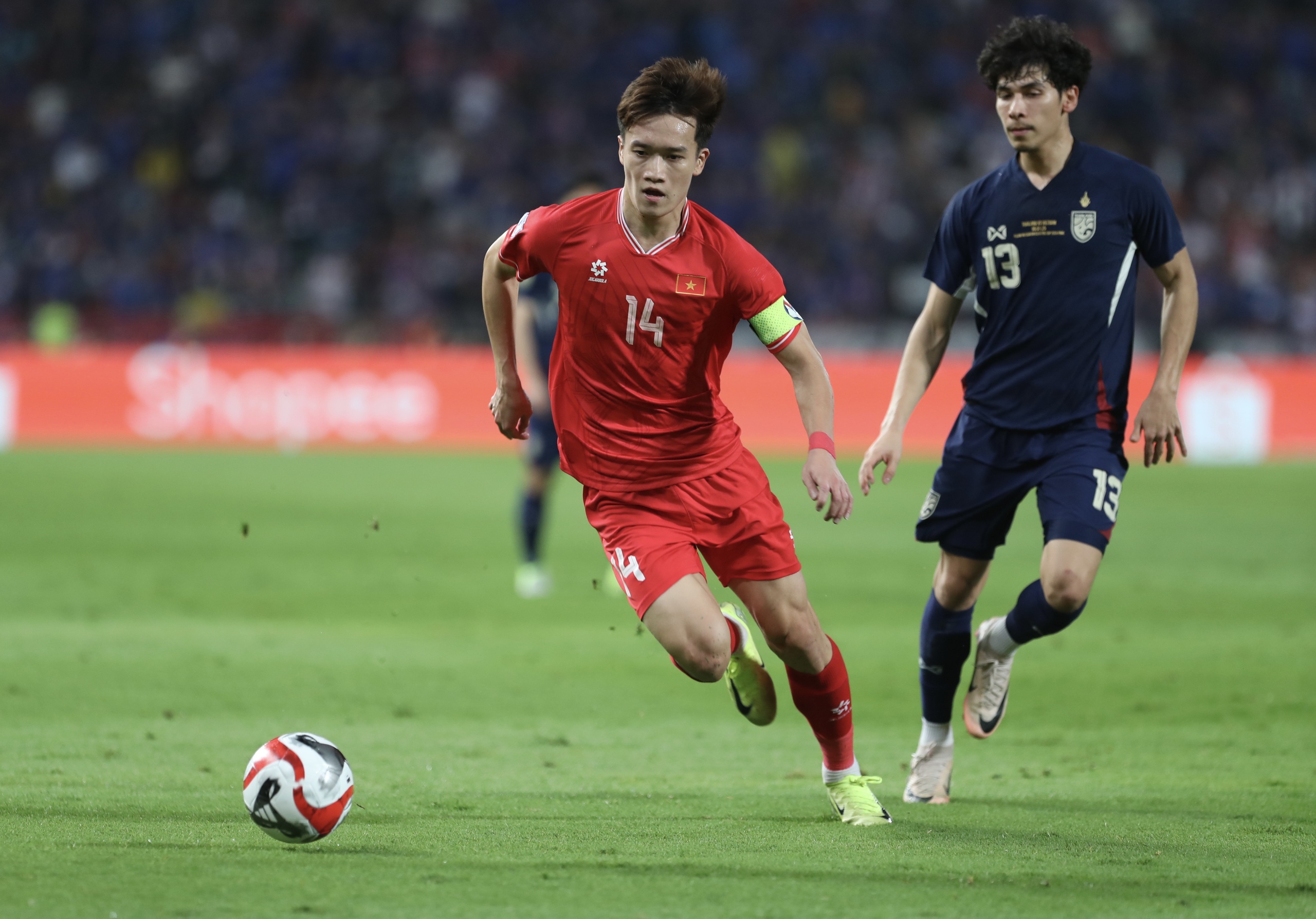 Tim Malaysia tidak punya apa-apa selain uang, bagaimana Vietnam akan mengatasinya? - Foto 2. Đội tuyển Malaysia không có gì ngoài tiền, Việt Nam đối phó như thế nào?
- Ảnh 2.