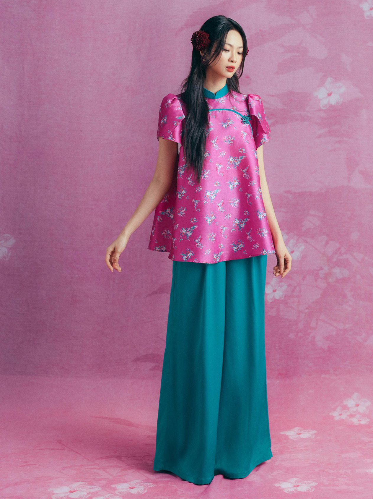 Förutom Ao Dai, här är några förslag på vackra kläder för nyårsdagen - Bild 3. Ngoài áo dài, đây là những gợi ý mặc đẹp ngày đầu năm- Ảnh 3.