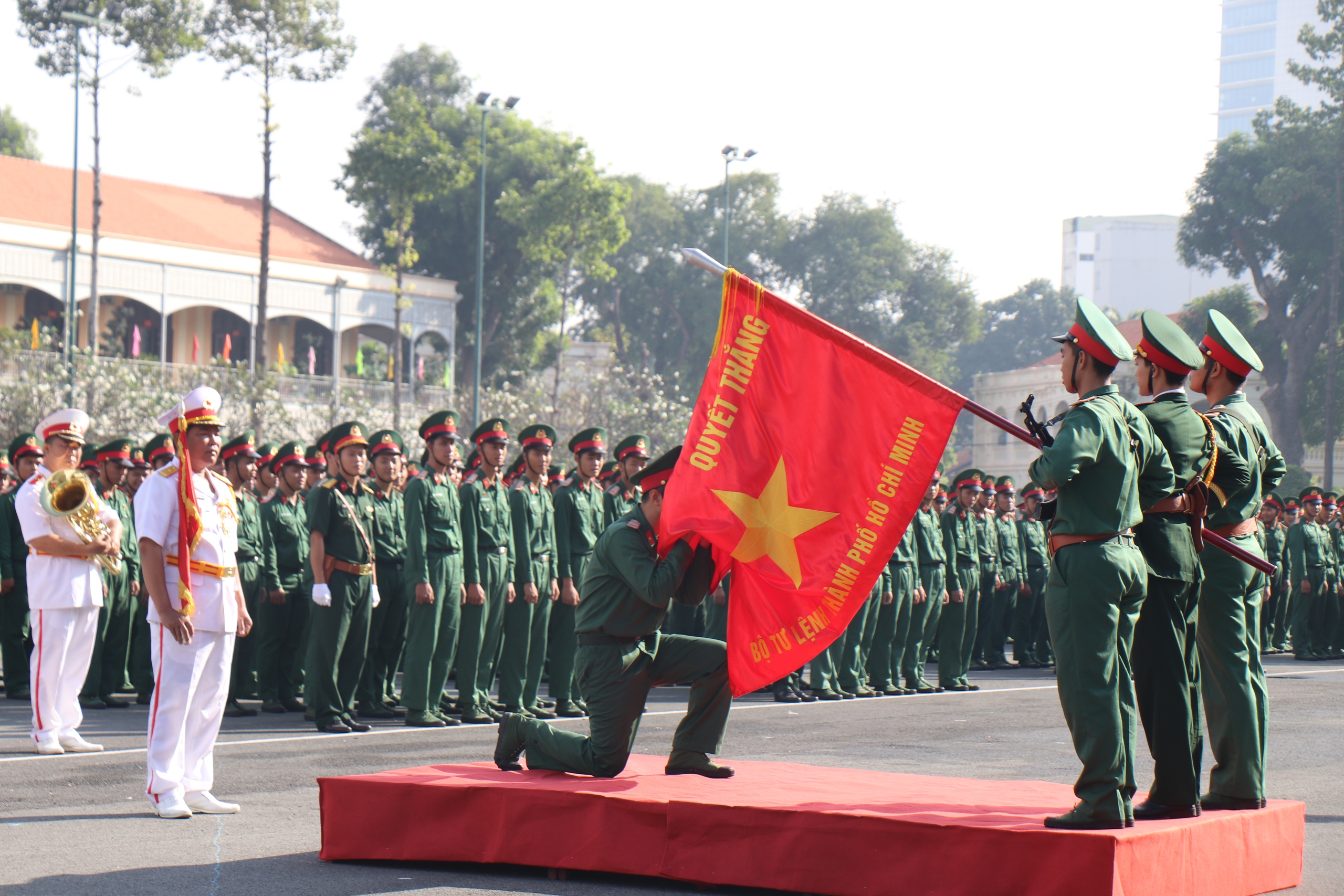 TP.HCM: Hơn 700 chiến sĩ hoàn thành nghĩa vụ quân sự về nhà đón tết- Ảnh 1.