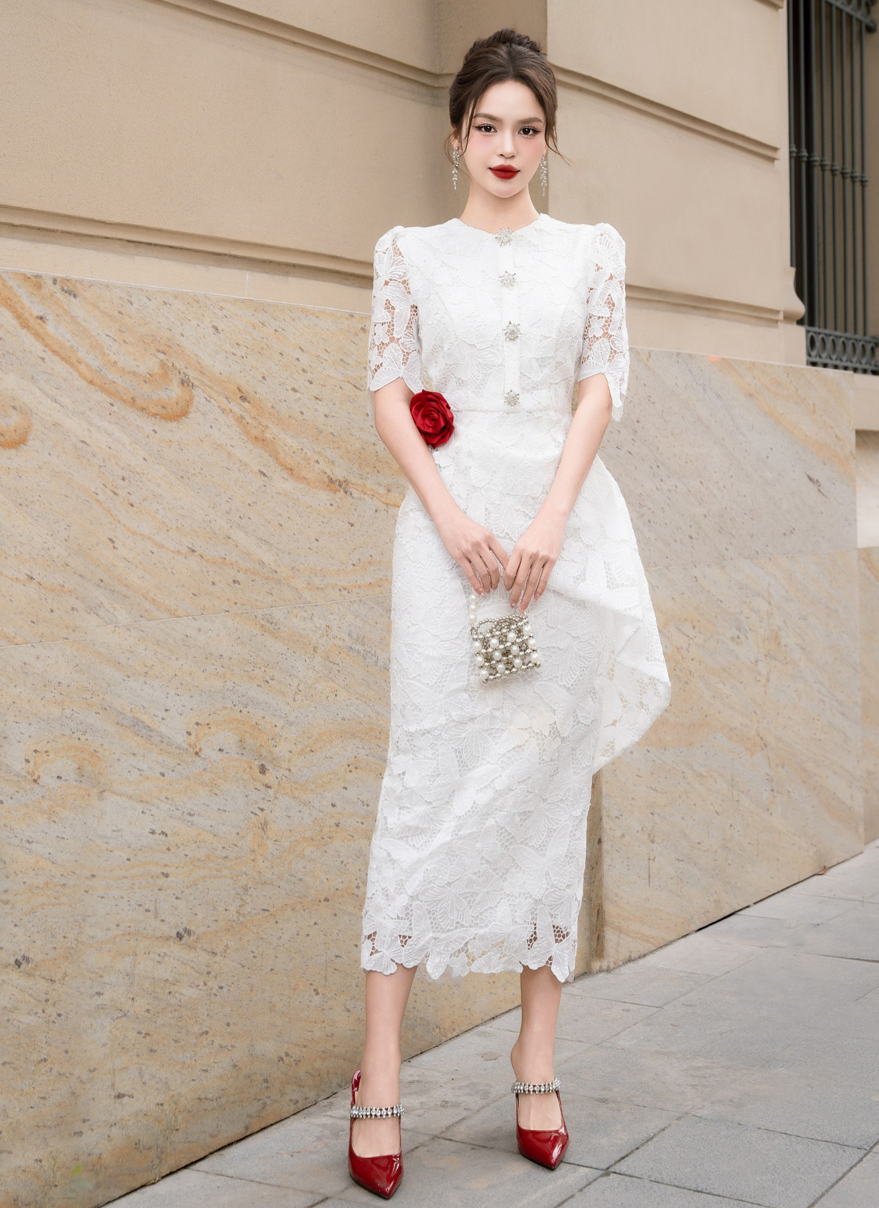 Förutom Ao Dai, här är några förslag på vackra kläder till nyårsdagen - Bild 6. Ngoài áo dài, đây là những gợi ý mặc đẹp ngày đầu năm- Ảnh 6.