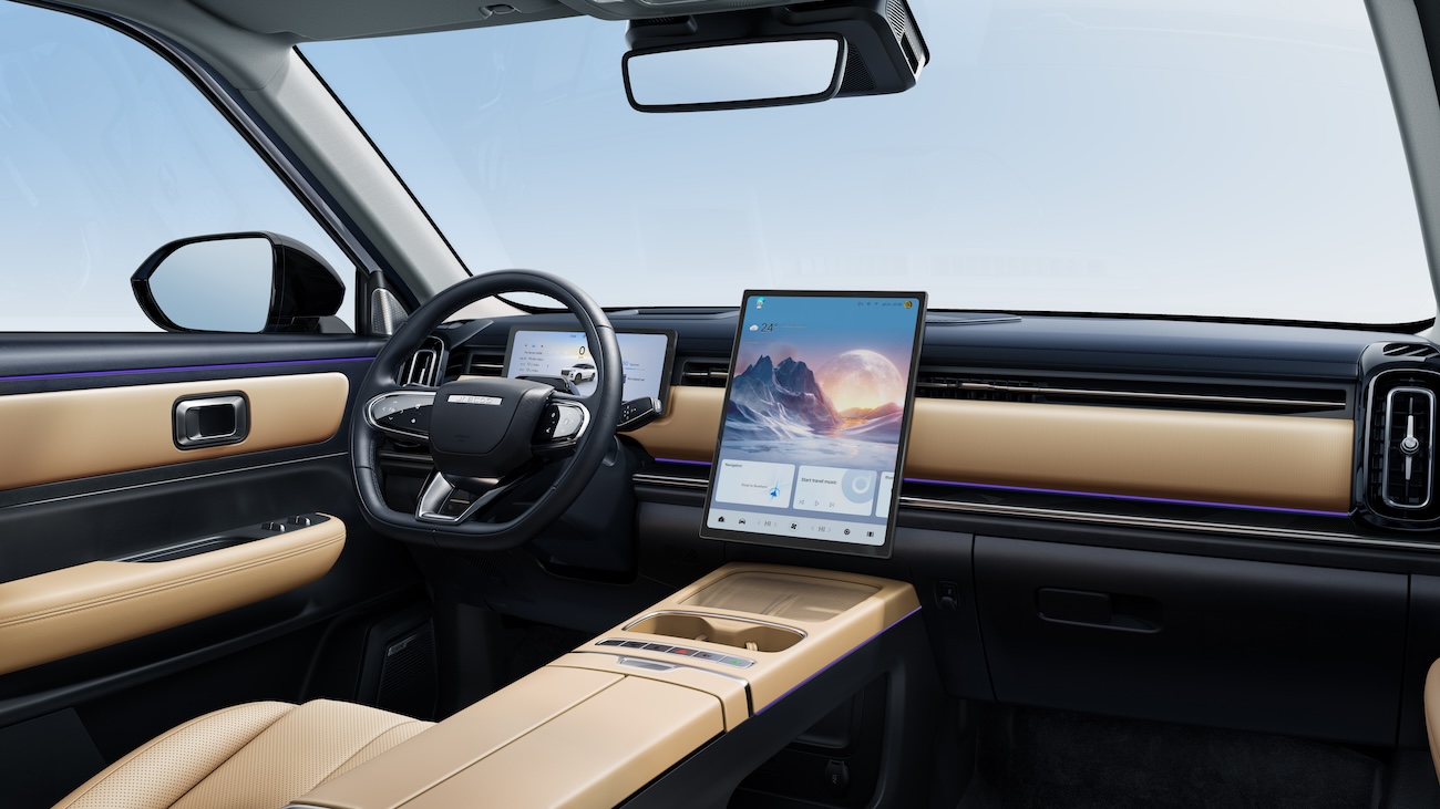 Jaecoo J7 tại Việt Nam có hai phiên bản, giá gần 1 tỉ đồng