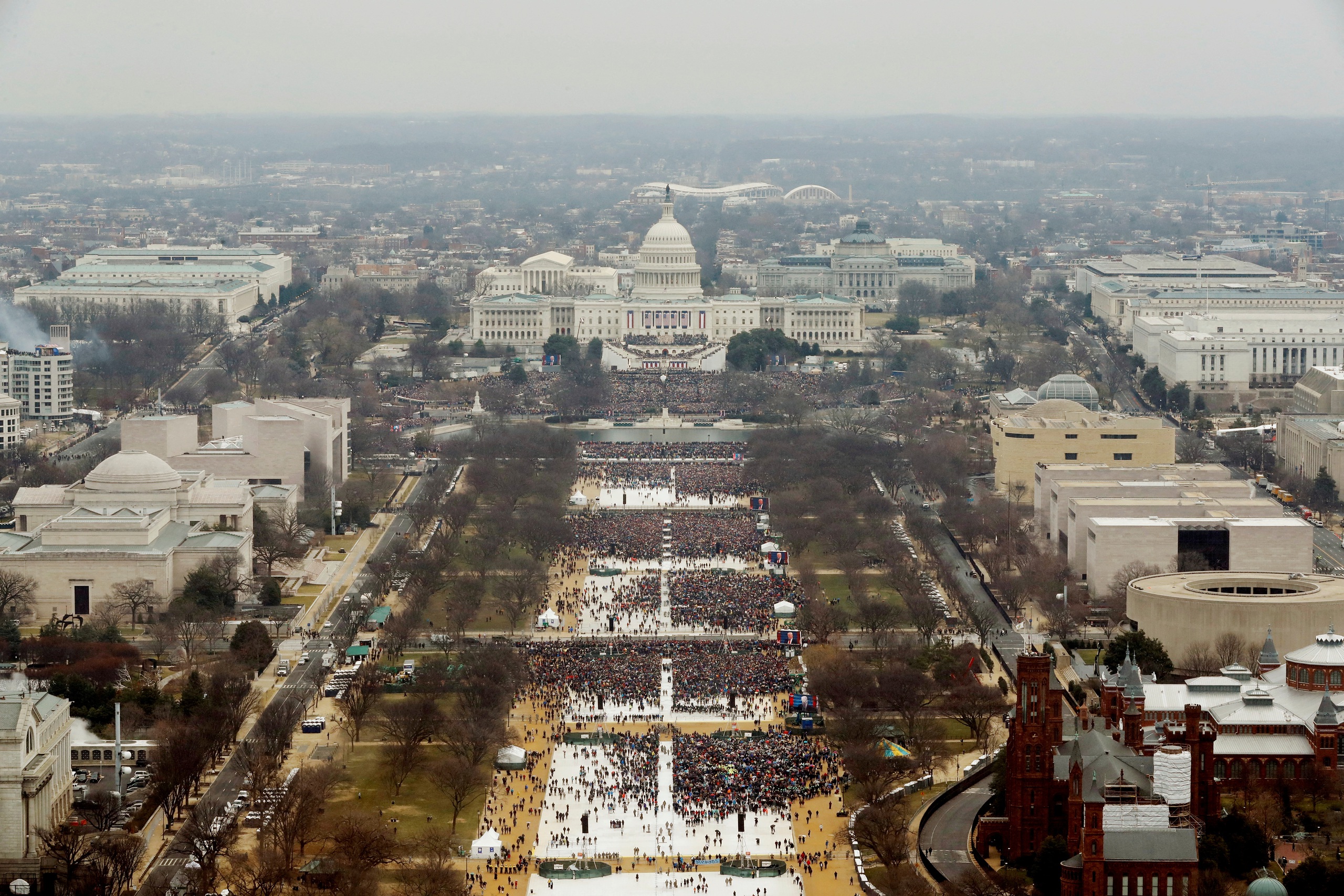 How will Mr. Trump's inauguration take place tonight? - Photo 5.