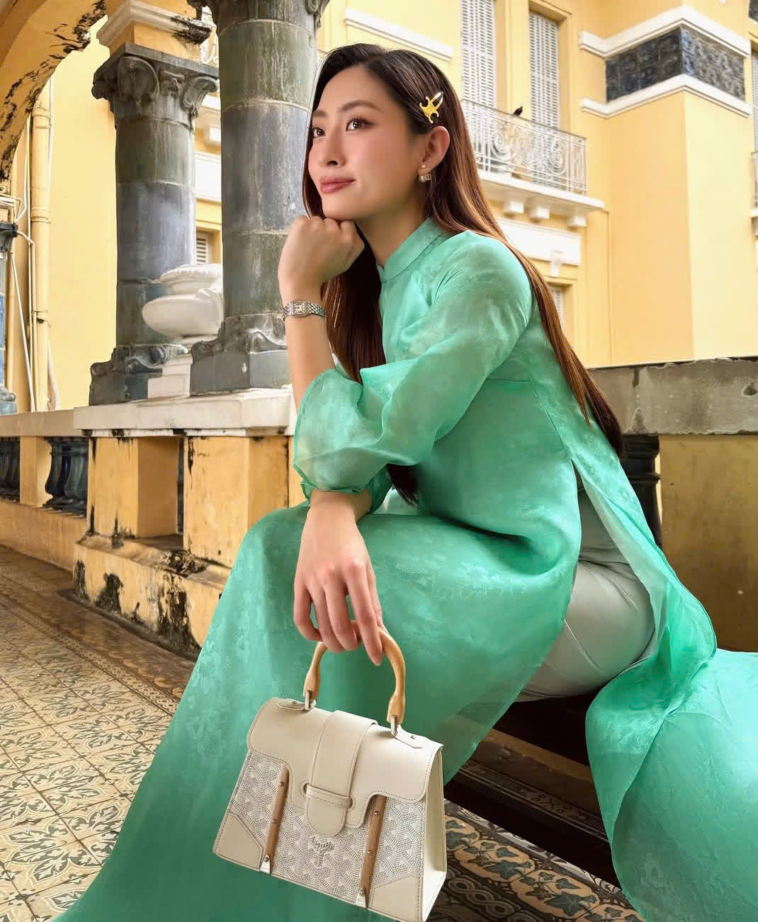Vorschläge für schöne Frisuren, die für Damen geeignet sind, die Tet Ao Dai tragen – Foto 5. Gợi ý những kiểu tóc đẹp phù hợp cho nàng diện áo dài tết- Ảnh 5.