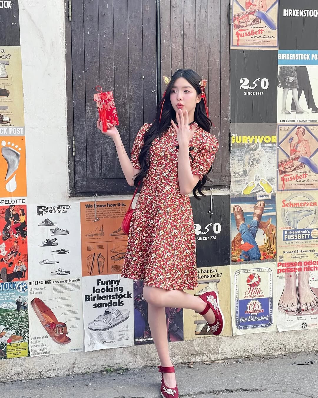 טבלו את עצמכם באווירת האביב עם שמלה פרחונית - תמונה 5. Đắm mình trong không khí mùa xuân với chiếc váy hoa- Ảnh 5.