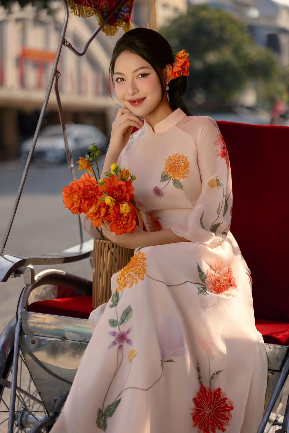 جوانترین، مدرنترین و لیبرالترین نوع، آئو دایِ مدرنشده است - عکس ۱۱. Trẻ trung, hiện đại và phóng khoáng bậc nhất là chiếc áo dài cách tân- Ảnh 11.