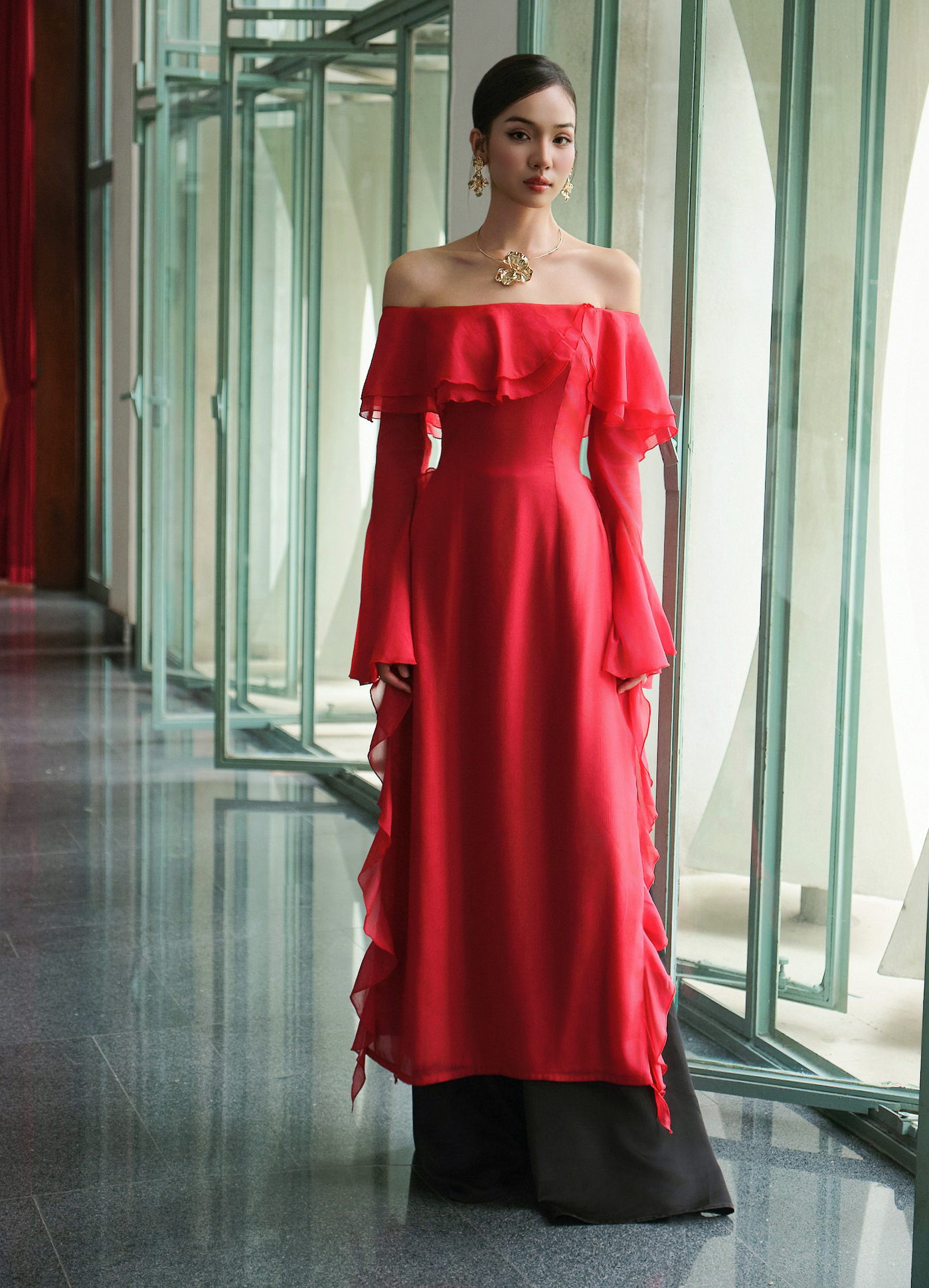 جوانترین، مدرنترین و لیبرالترین نوع، آئو دایِ مدرنشده است - عکس ۳. Trẻ trung, hiện đại và phóng khoáng bậc nhất là chiếc áo dài cách tân- Ảnh 3.