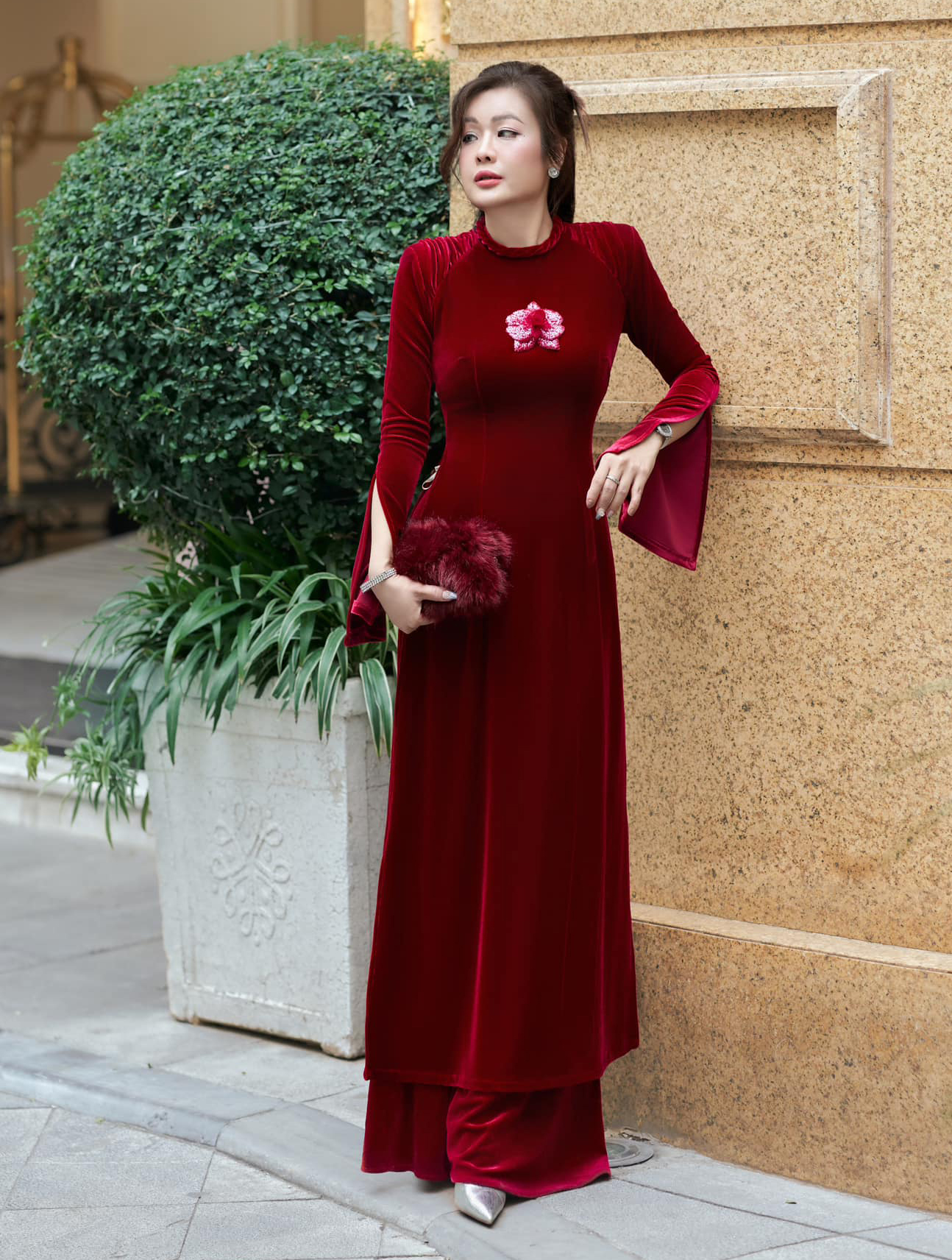 Îmbracă-te de primăvară cu cele mai populare materiale ale acestui sezon - Fotografia 9. Lên đồ ngày xuân cùng những chất liệu được ưa chuộng nhất mùa này- Ảnh 9.