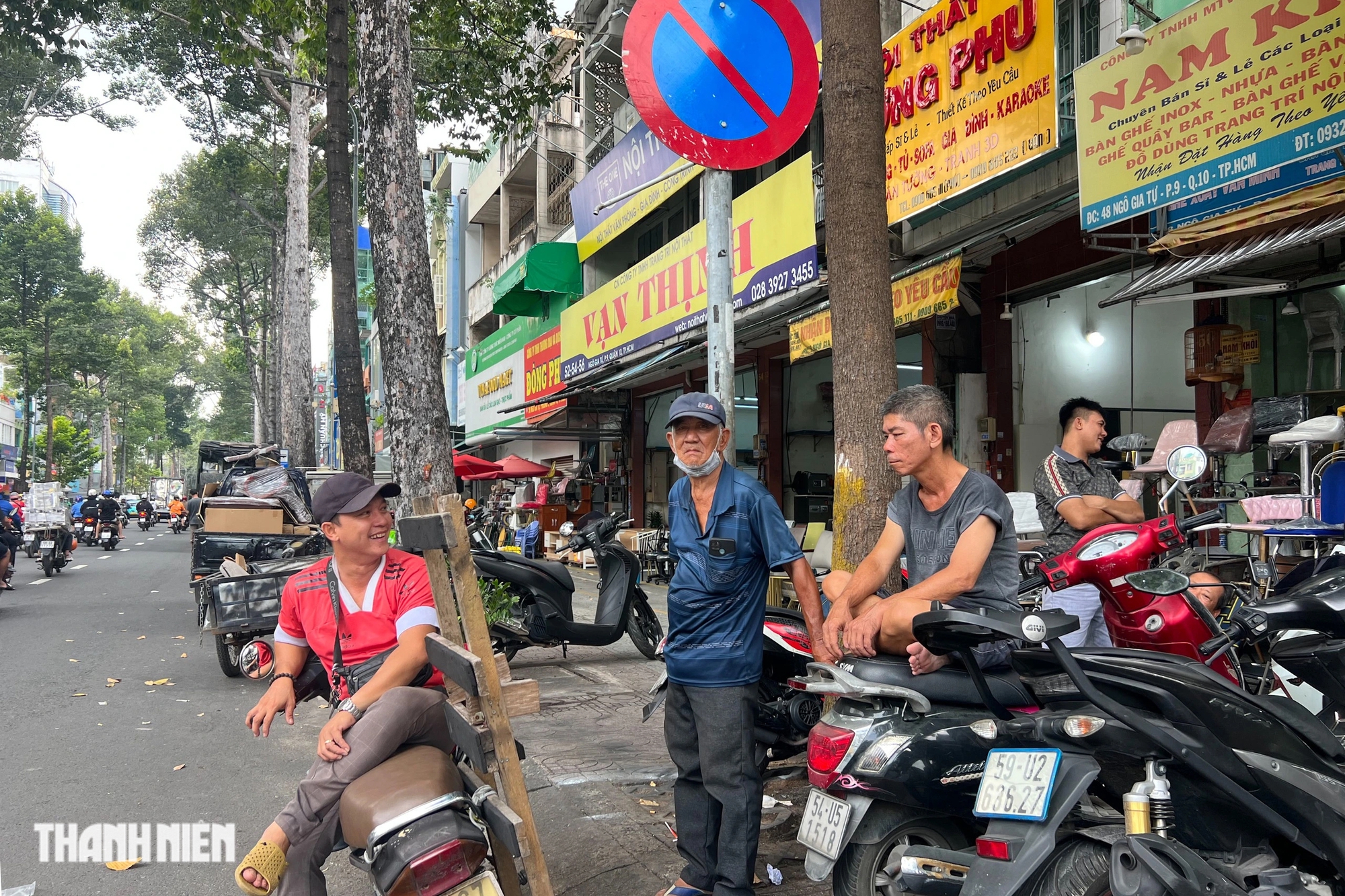 Phố nội thất ở TP.HCM: Vì sao người dân 'không xuống tiền' sắm đồ đón tết?- Ảnh 7.