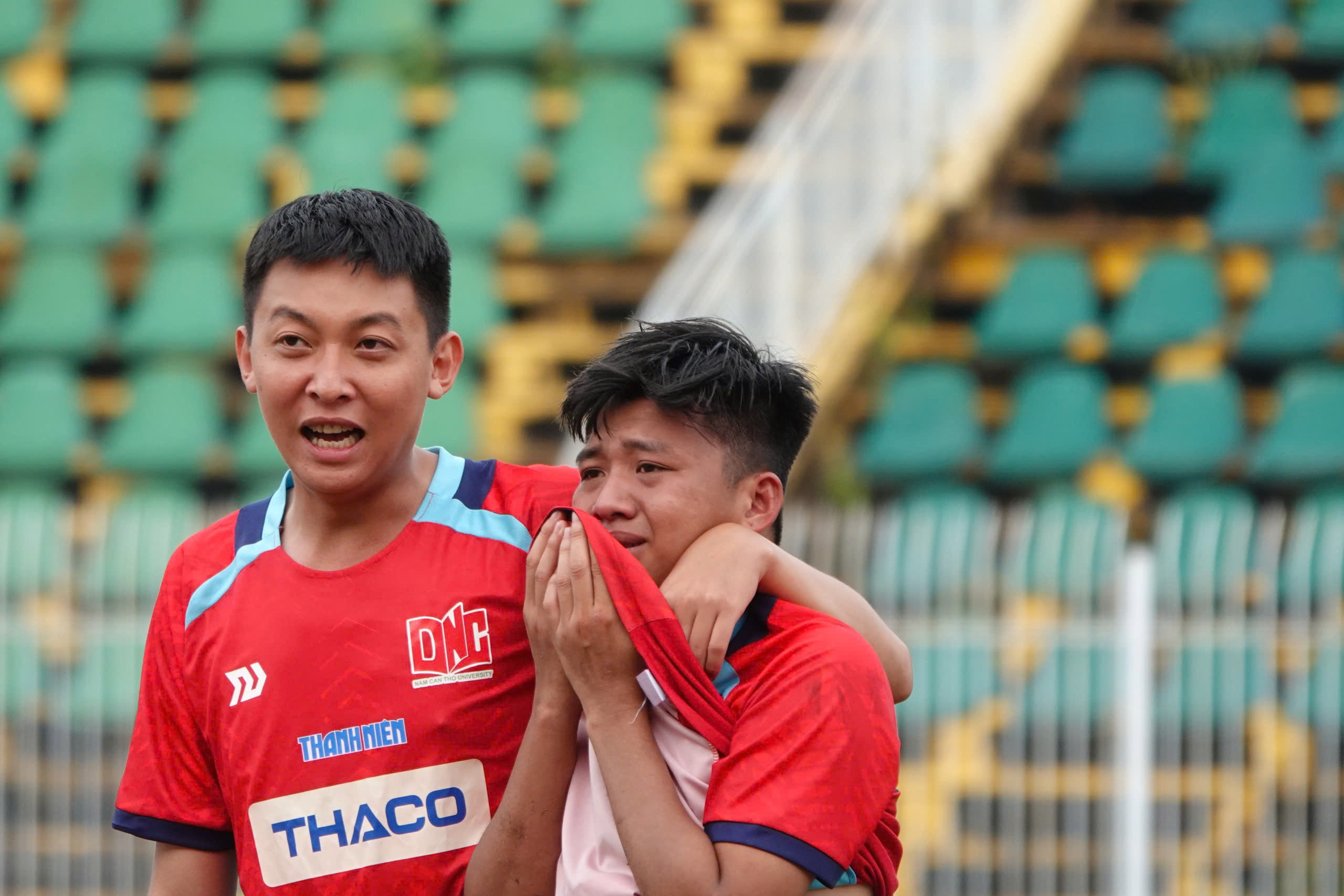Nước mắt và nụ cười