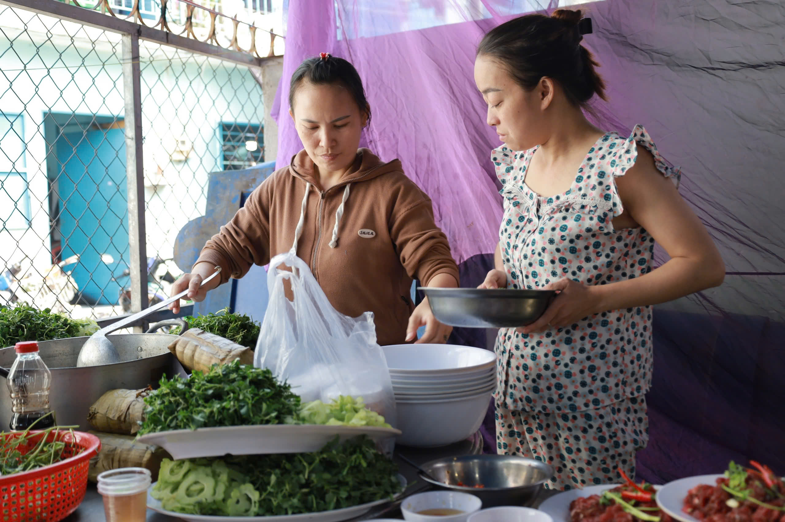 Chủ trọ ở TP.HCM với quy định 'đặc biệt': Nấu cơm tất niên ăn Tết, giảm tiền nhà- Ảnh 3.