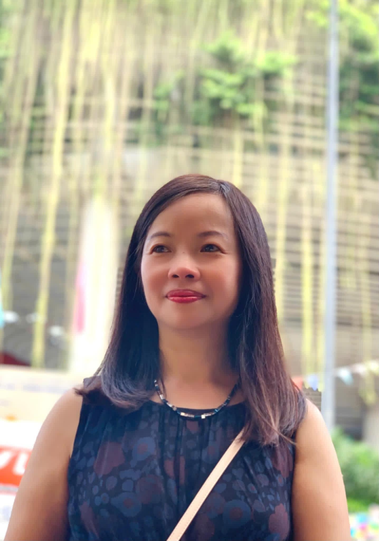 ເລື່ອງຊີວິດ, ເລື່ອງອາຊີບ: ນັກແປນຳເອົາບົດກະວີຫວຽດນາມໄປສູ່ໂລກ - ຮູບທີ 1. Chuyện đời, chuyện nghề: Dịch giả đưa thơ Việt ra thế giới- Ảnh 1.