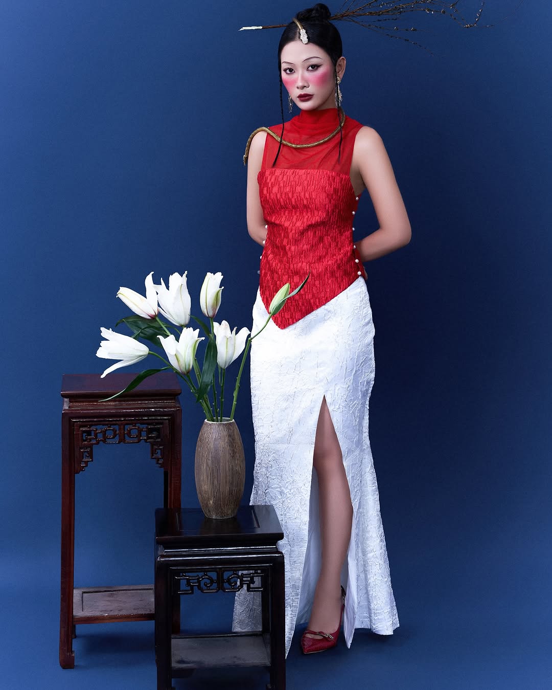 Tambahkan lebih pesona dengan pakaian yếm yang cantik pada percutian Tet - Foto 4. Thêm đằm thắm với các trang phục yếm xinh ngày tết- Ảnh 4.