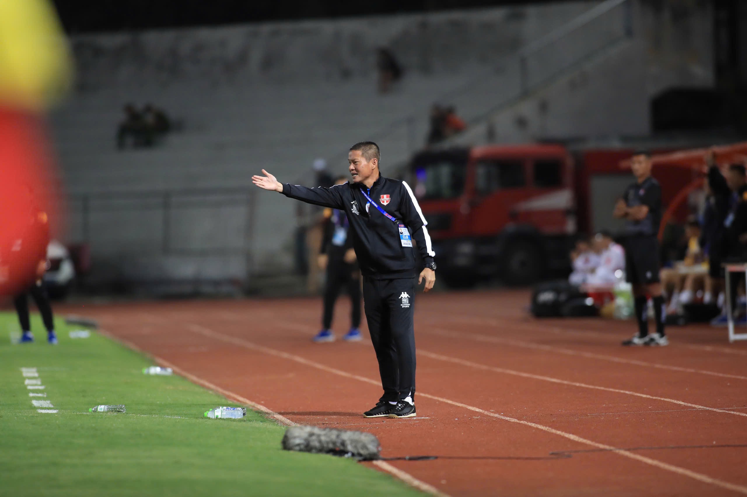 Dinh Trieu is absent, Hai Phong Club 'hangs out' on Lach Tray Stadium - Photo 4.