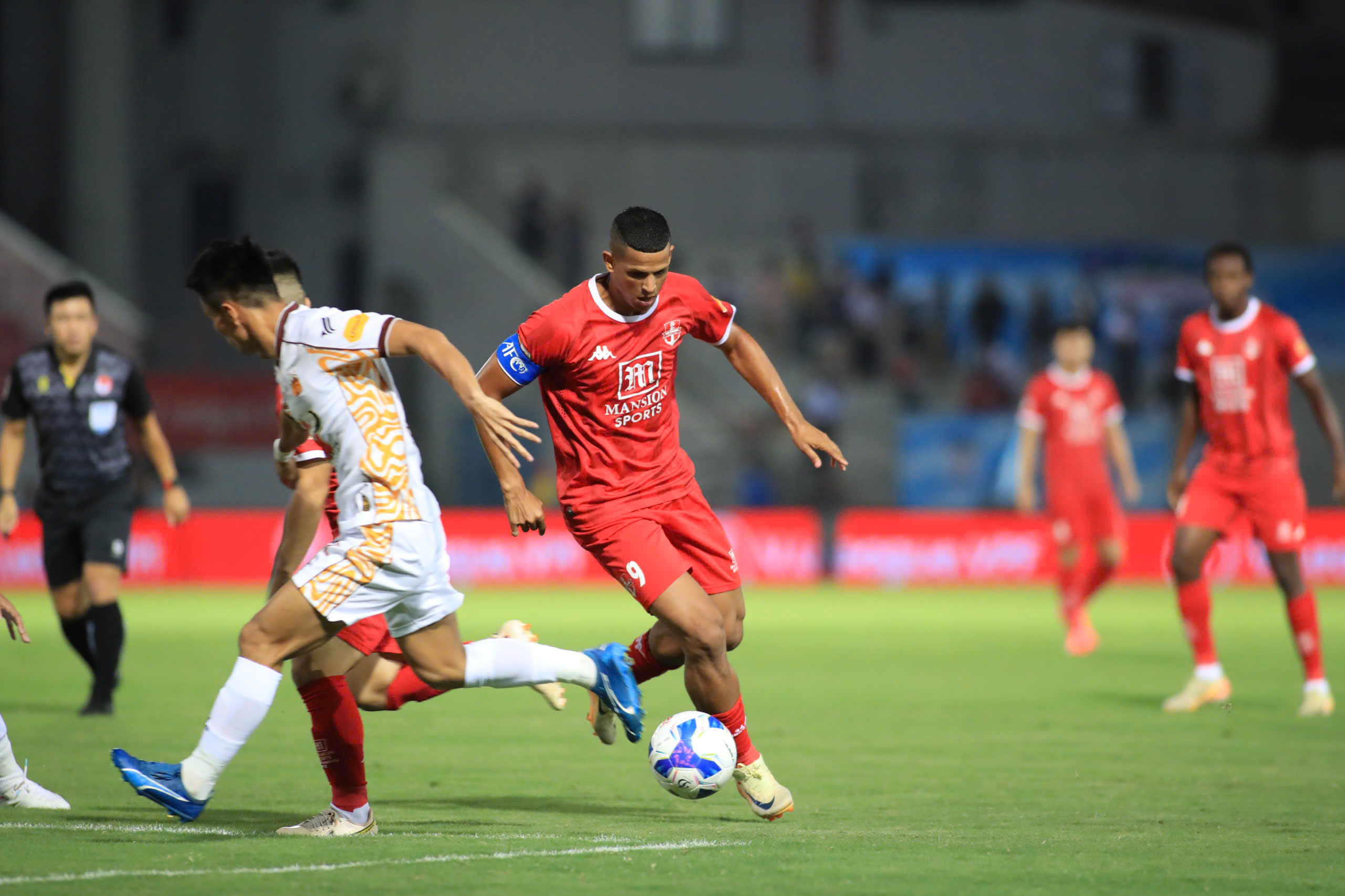 Dinh Trieu is absent, Hai Phong Club 'hangs out' on Lach Tray Stadium - Photo 3.