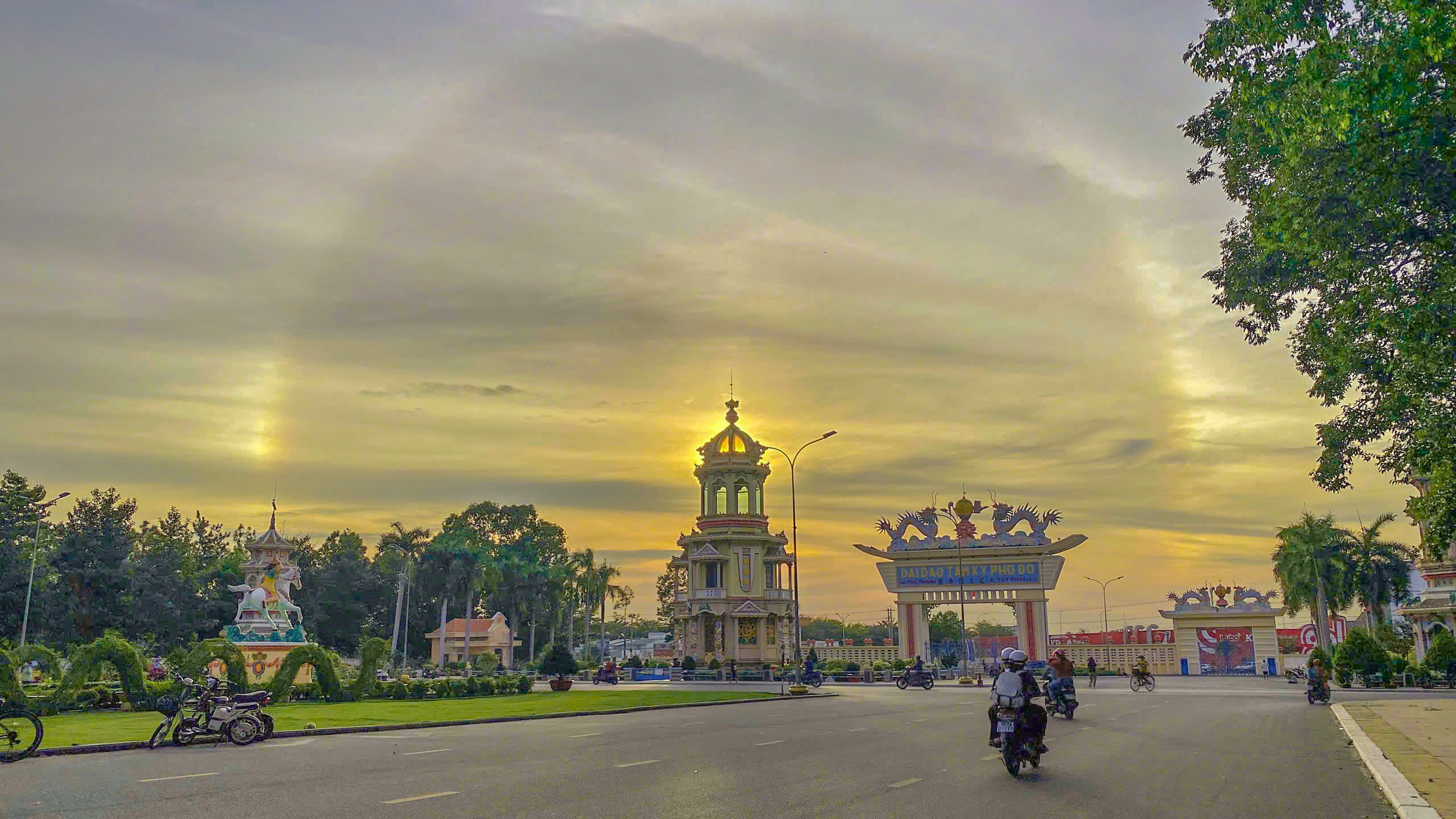 'Hiện tượng siêu đẹp tại Tòa thánh Tây Ninh' ngày 1.1.2025 là gì?- Ảnh 1.