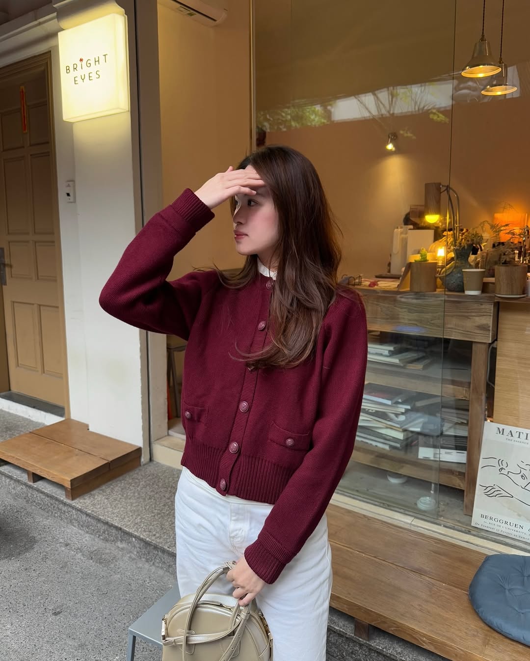 Áo len cardigan và những bản phối đẹp xao xuyến mùa lạnh- Ảnh 5. Áo len cardigan và những bản phối đẹp xao xuyến mùa lạnh- Ảnh 5.