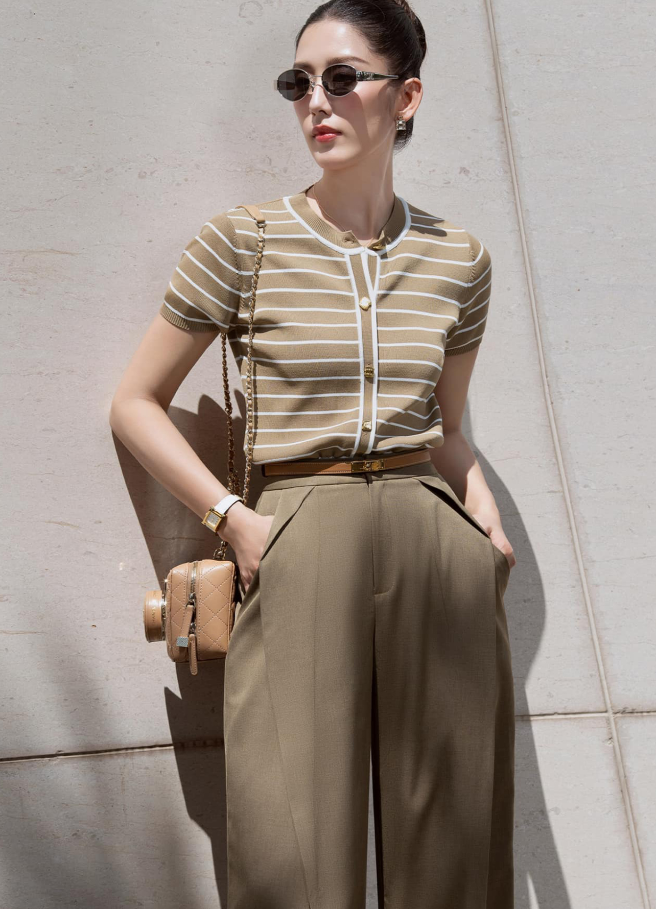 Áo len cardigan và những bản phối đẹp xao xuyến mùa lạnh- Ảnh 8. Áo len cardigan và những bản phối đẹp xao xuyến mùa lạnh- Ảnh 8.