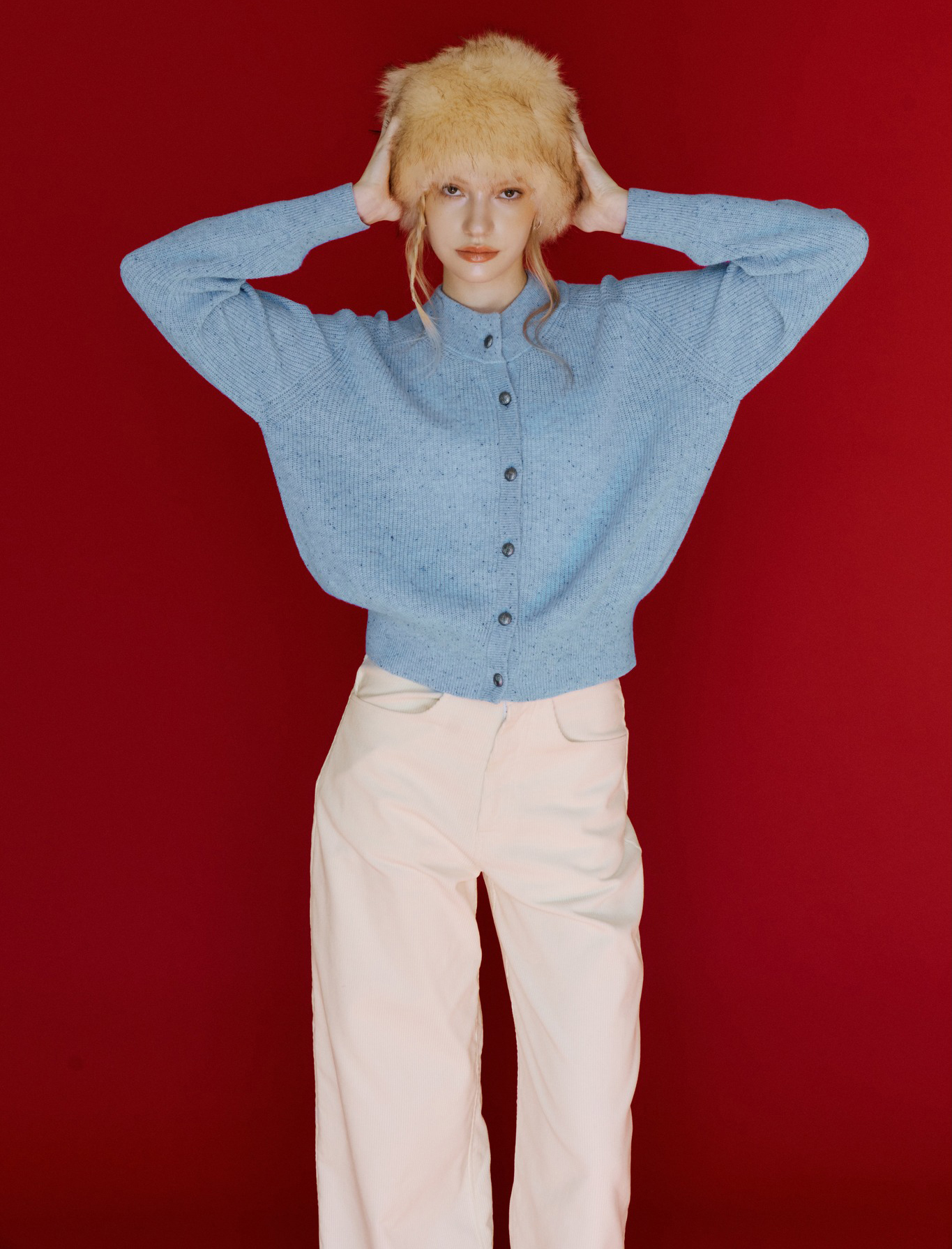 Áo len cardigan và những bản phối đẹp xao xuyến mùa lạnh- Ảnh 6. Áo len cardigan và những bản phối đẹp xao xuyến mùa lạnh- Ảnh 6.