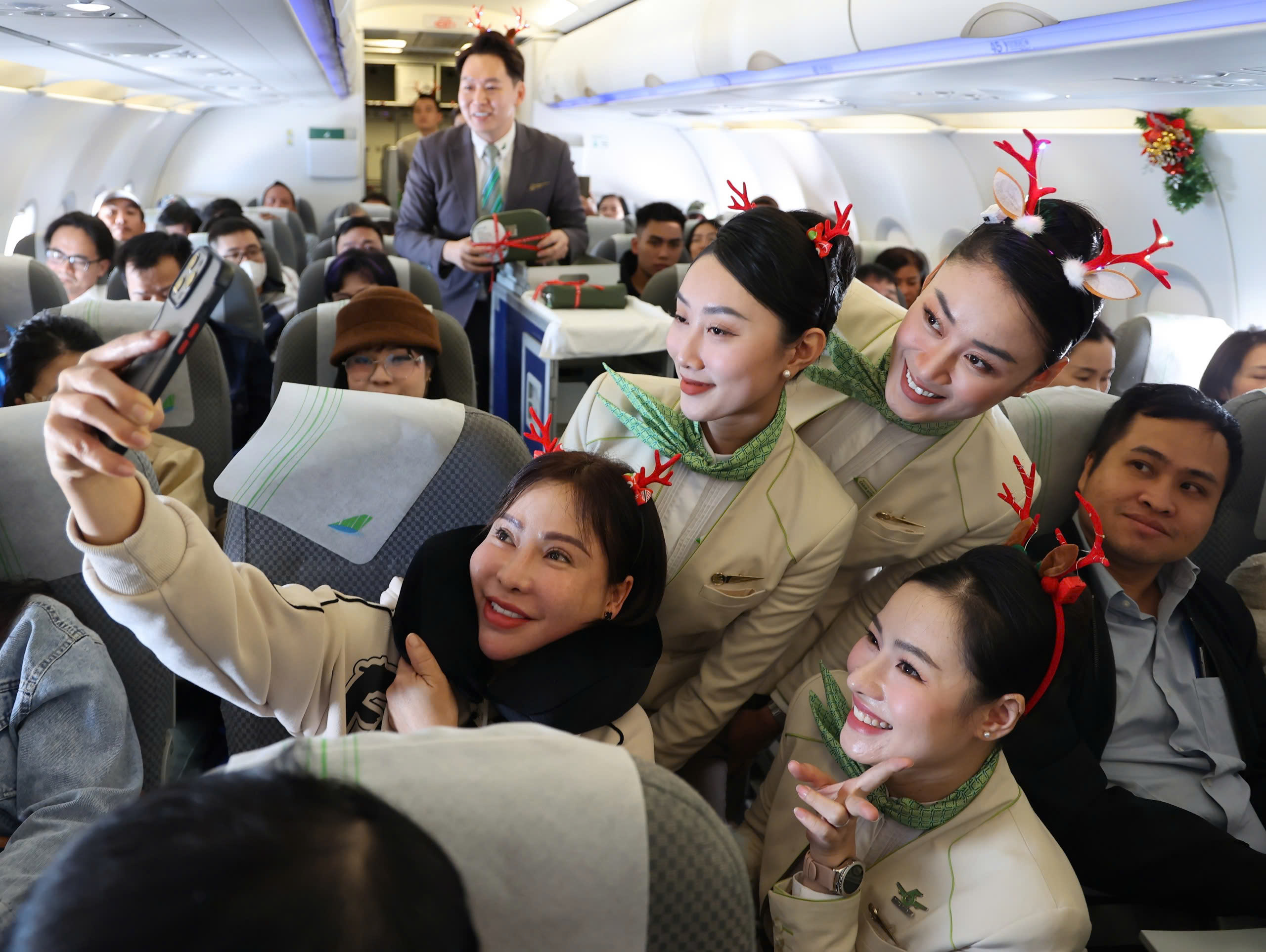 Bamboo Airways tái bay quốc tế: Sự trở lại của 'hắc mã'- Ảnh 2. Bamboo Airways tái bay quốc tế: Sự trở lại của 'hắc mã'- Ảnh 2.