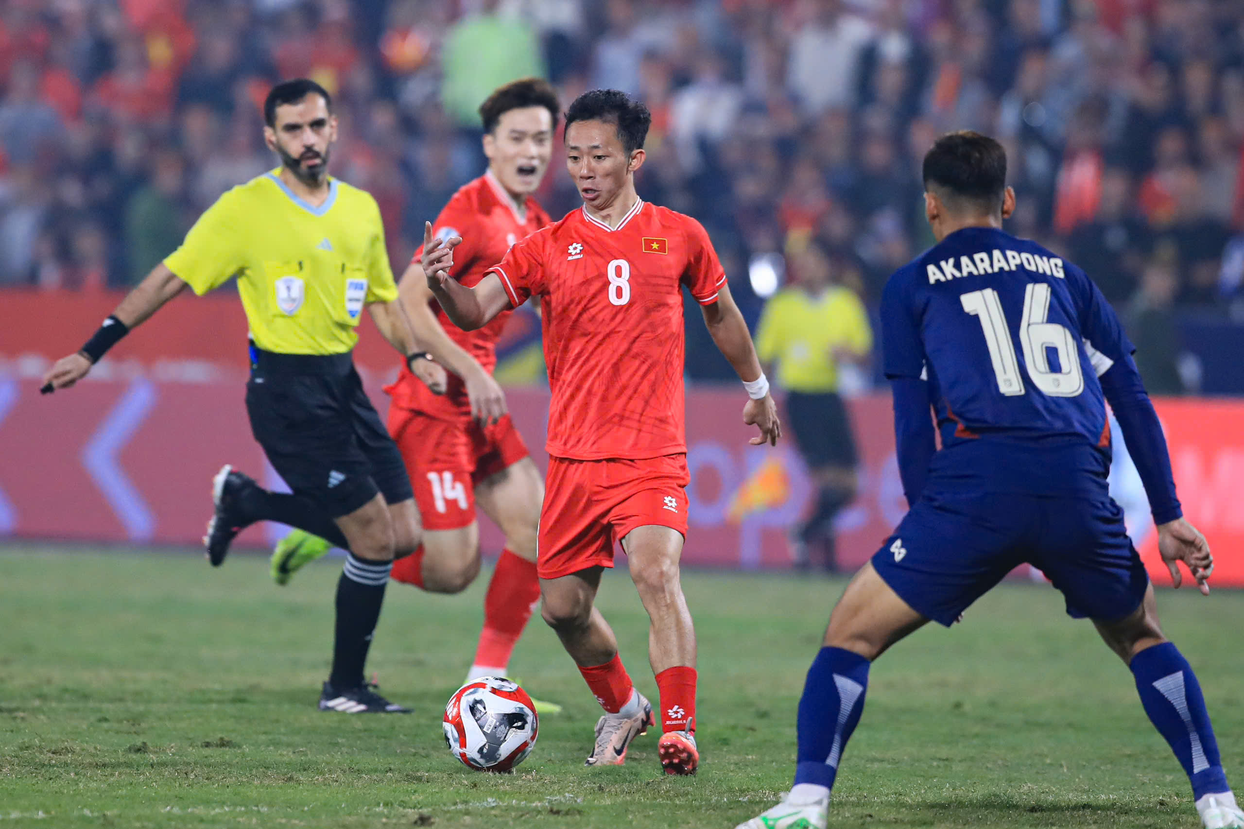 Por que deveríamos ter medo da seleção tailandesa: o Vietnã mostrou ao mundo que… - Foto 3. Sao phải sợ đội tuyển Thái Lan: Việt Nam đã minh chứng cho cả thế giới thấy…
- Ảnh 3.