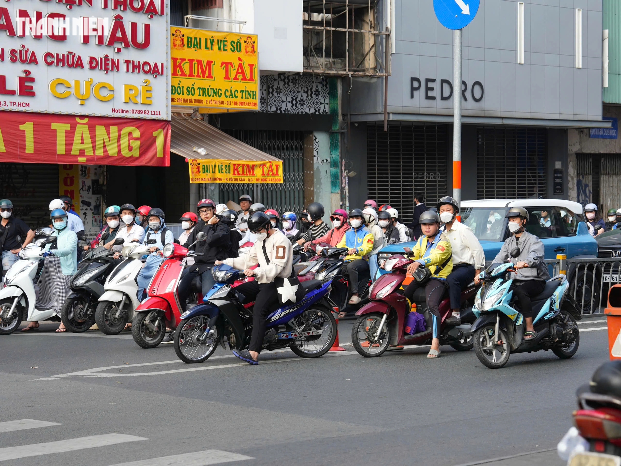 Đi ngược chiều bị CSGT TP.HCM thổi phạt 5 triệu: Nhiều người bất chấp nguy hiểm bỏ chạy- Ảnh 11.