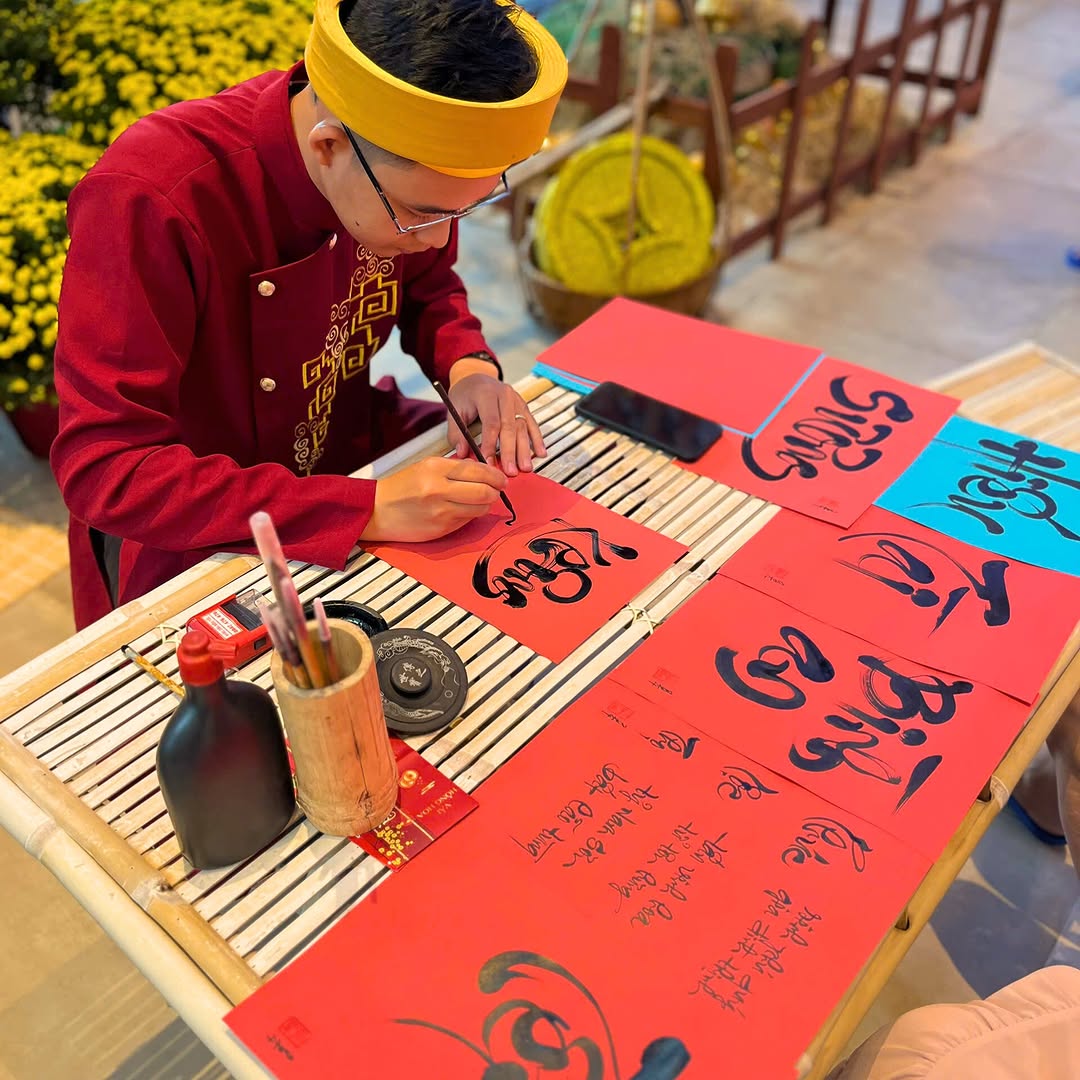 Oppdage det gamle Tet i sjarmerende, moderne rom – Bilde 14. Khám phá tết xưa giữa những không gian đương đại quyến rũ- Ảnh 14.