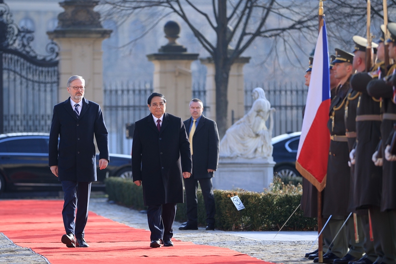 Czech đón trọng thể Thủ tướng Phạm Minh Chính- Ảnh 1.