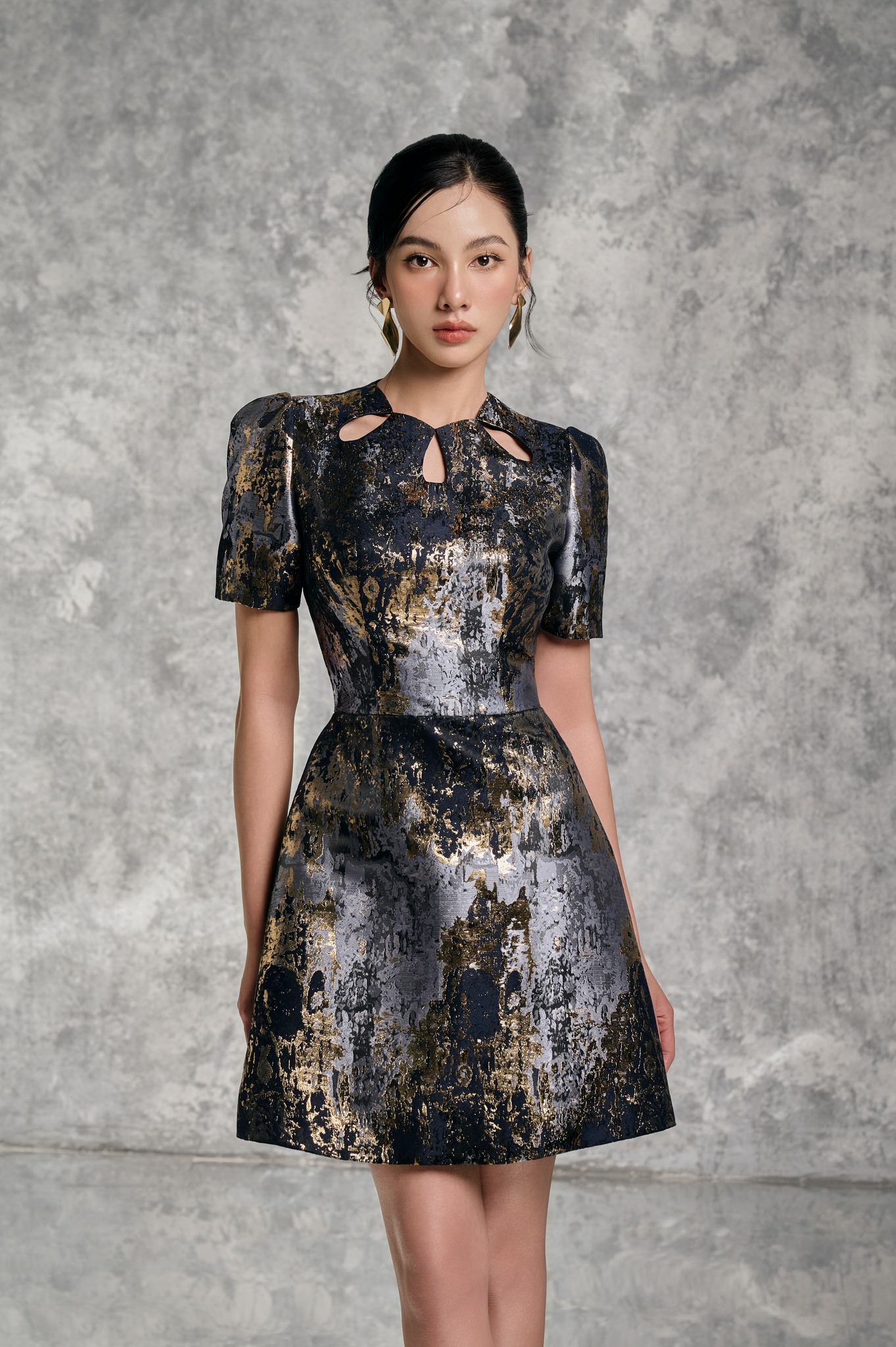 Aqui está uma ideia para um vestido de festa de primavera chamativo - Foto 6. Ý tưởng đầm dự tiệc xuân thu hút mọi ánh nhìn là đây- Ảnh 6.