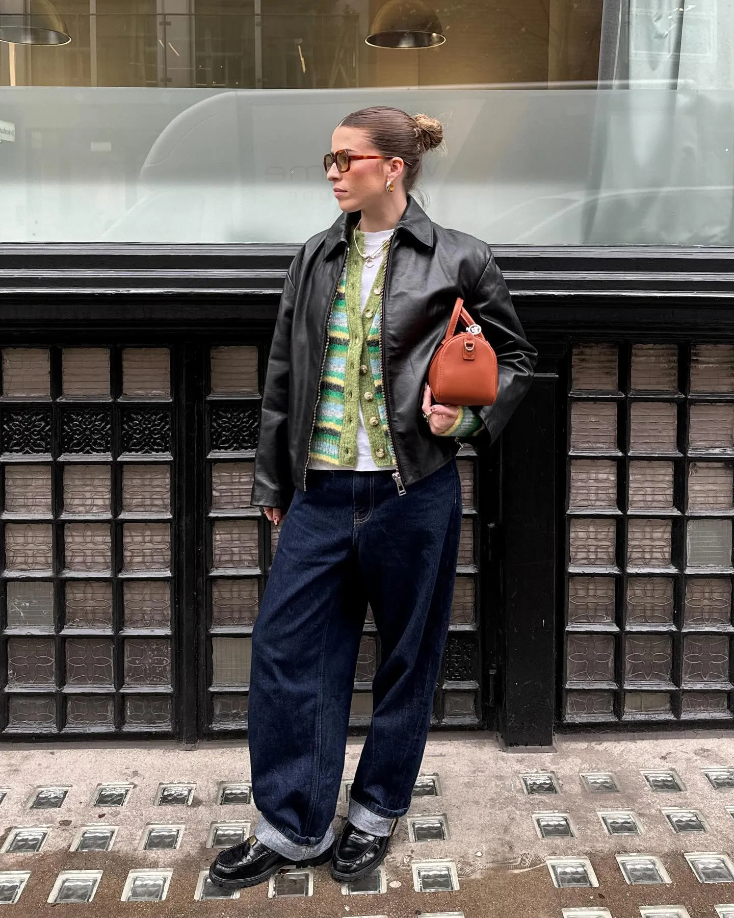 ट्राउजर, जींस और कार्डिगन, हर अवसर के लिए एकदम सही पोशाक - फोटो 3. Quần tây, quần jeans và áo cardigan, trang phục hoàn hảo cho mọi dịp- Ảnh 3.