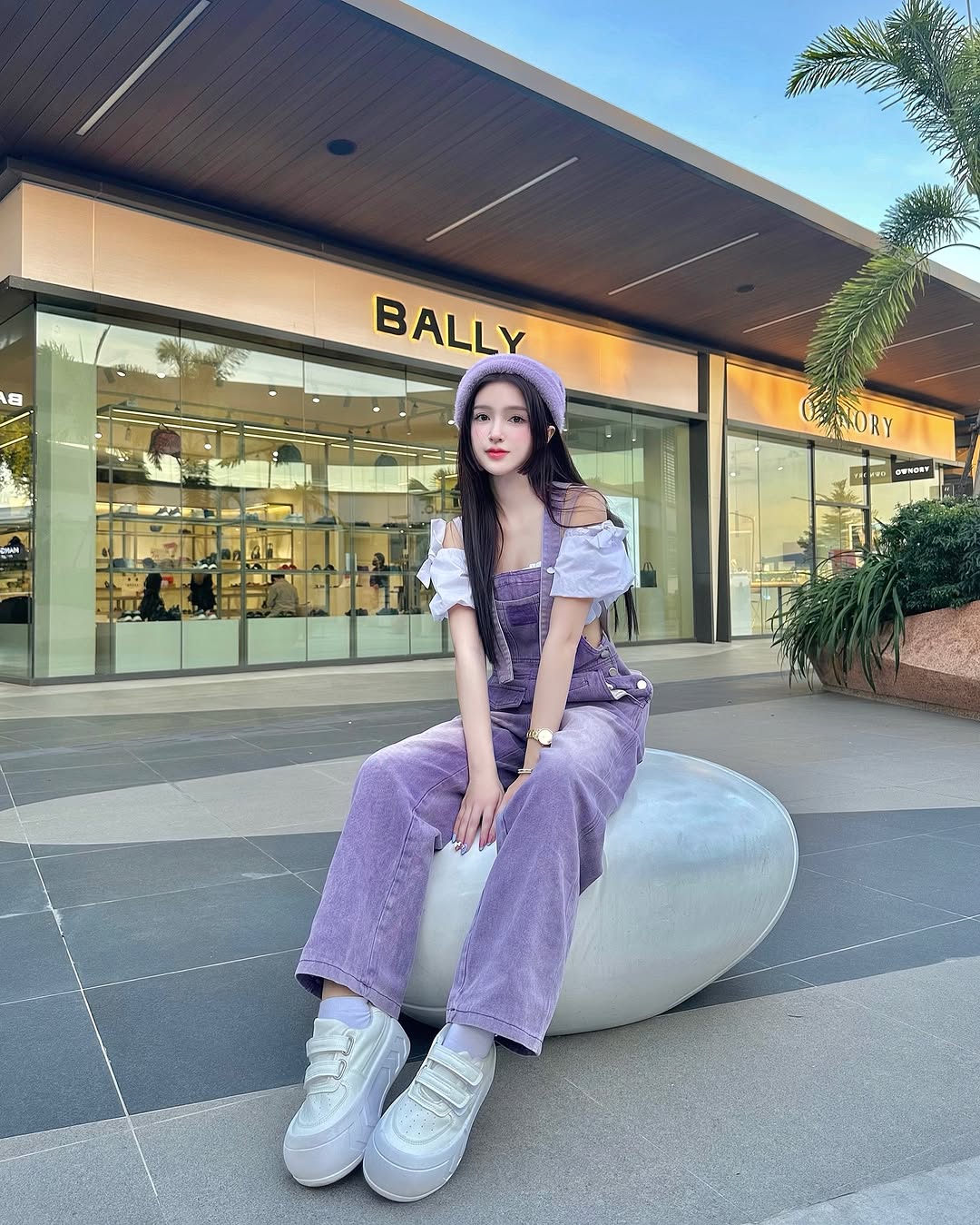 स्टाइलिश जूतों के साथ वसंत में टहलना - फोटो 5. Dạo phố ngày xuân với những kiểu giày sành điệu- Ảnh 5.